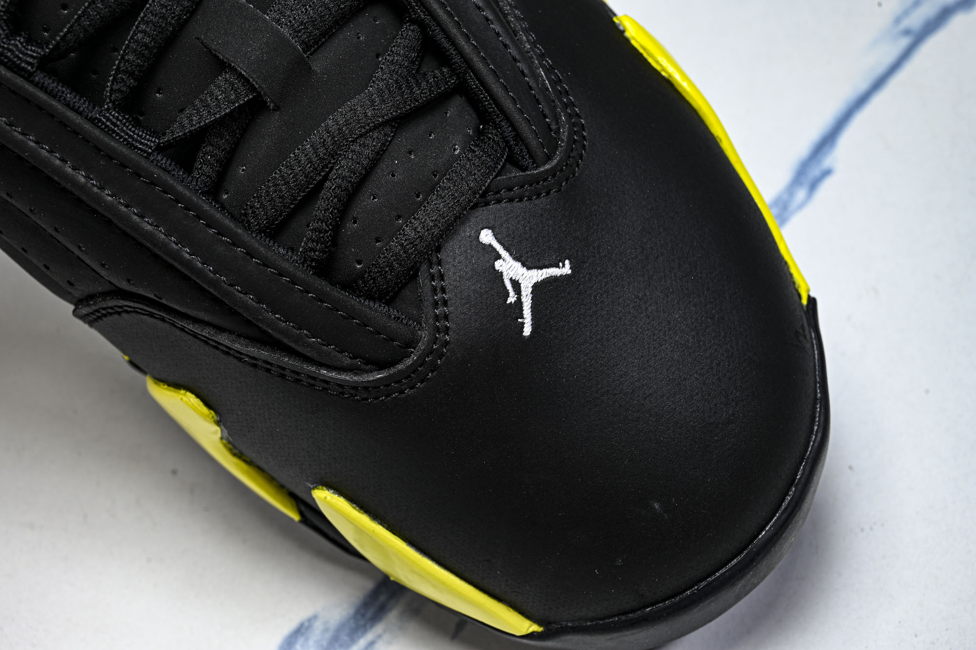 Air Jordan 14 Retro _Thunder_ AJ14 乔14法拉利黑黄 -070 尺码 40 40.5 Air Jordan 14 Retro _Thunder_ AJ14 乔14法拉利黑黄 -070 尺码 40 40.5