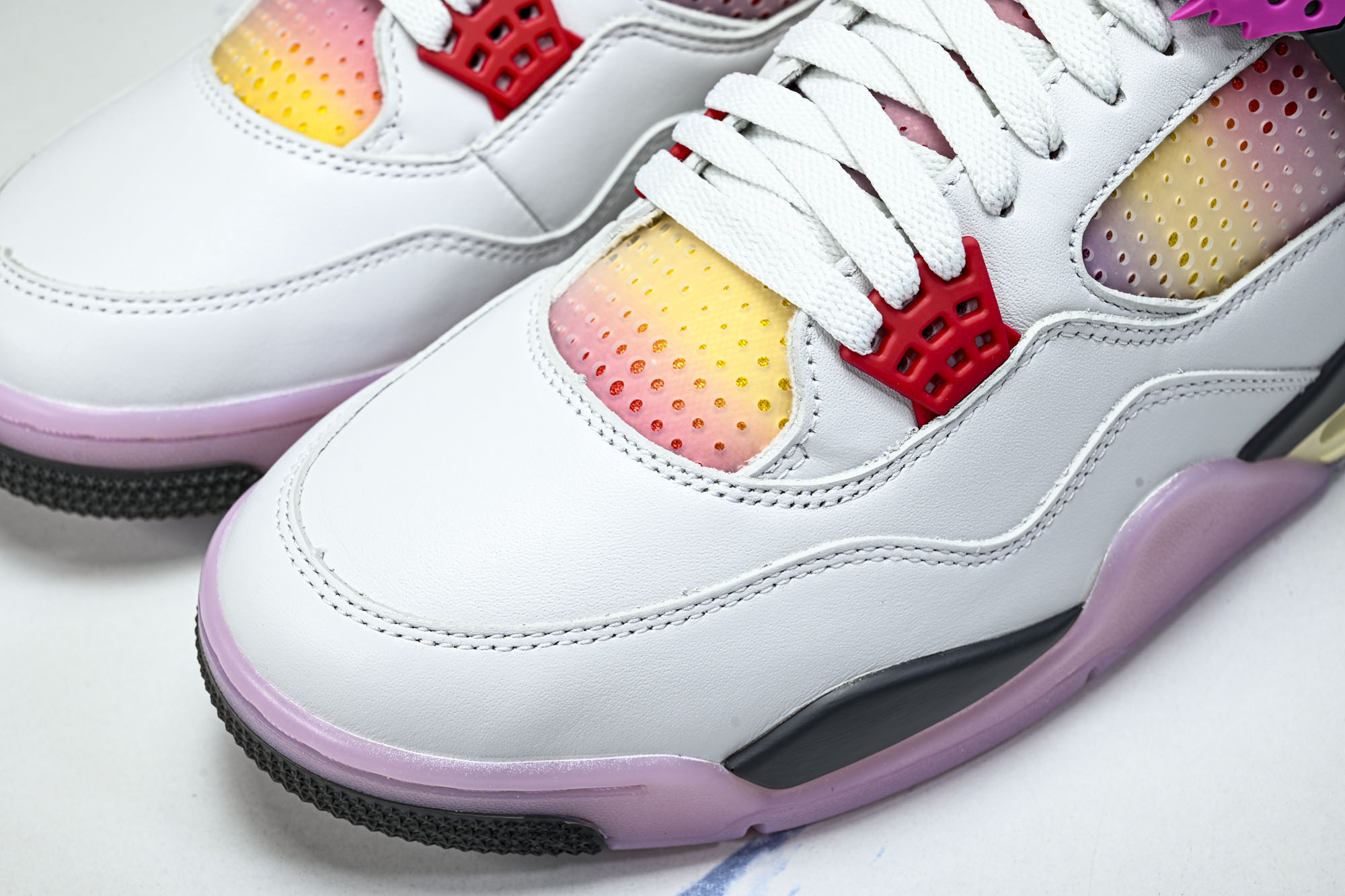 Air Jordan 4 AJ4 漫画白黑粉色 男鞋篮球鞋JA1135 100 尺寸 40 40.5 41 42 42.