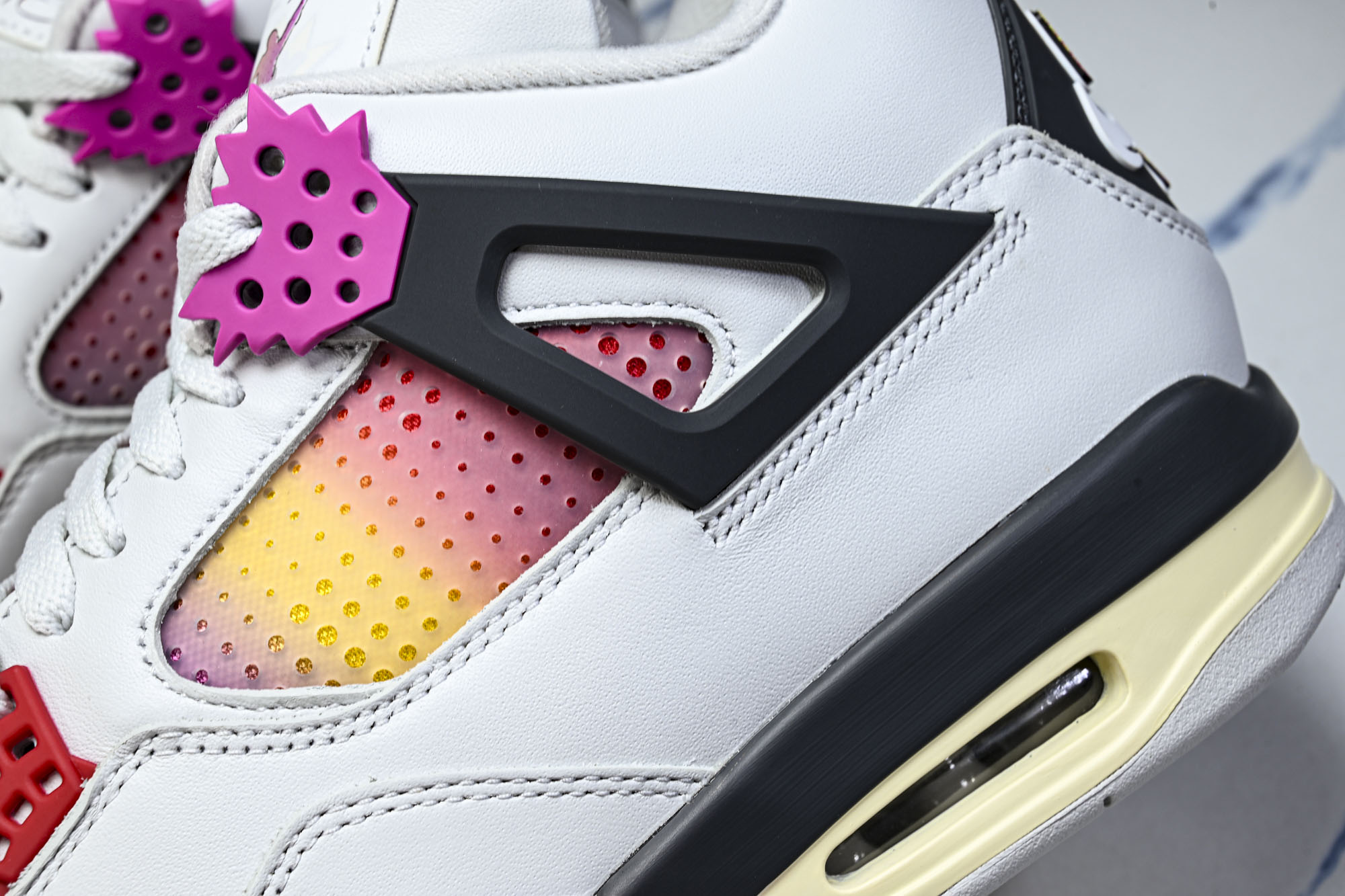 Air Jordan 4 AJ4 漫画白黑粉色 男鞋篮球鞋JA1135 100 尺寸 40 40.5 41 42 42.