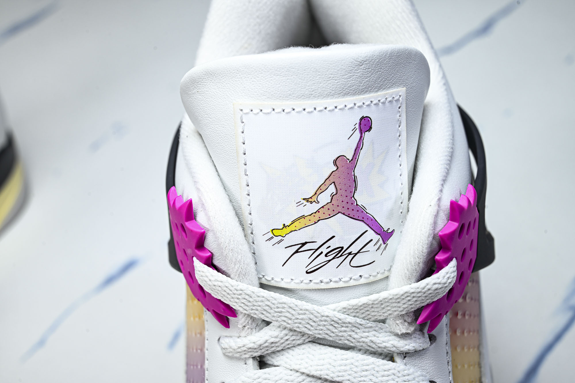 Air Jordan 4 AJ4 漫画白黑粉色 男鞋篮球鞋JA1135 100 尺寸 40 40.5 41 42 42.
