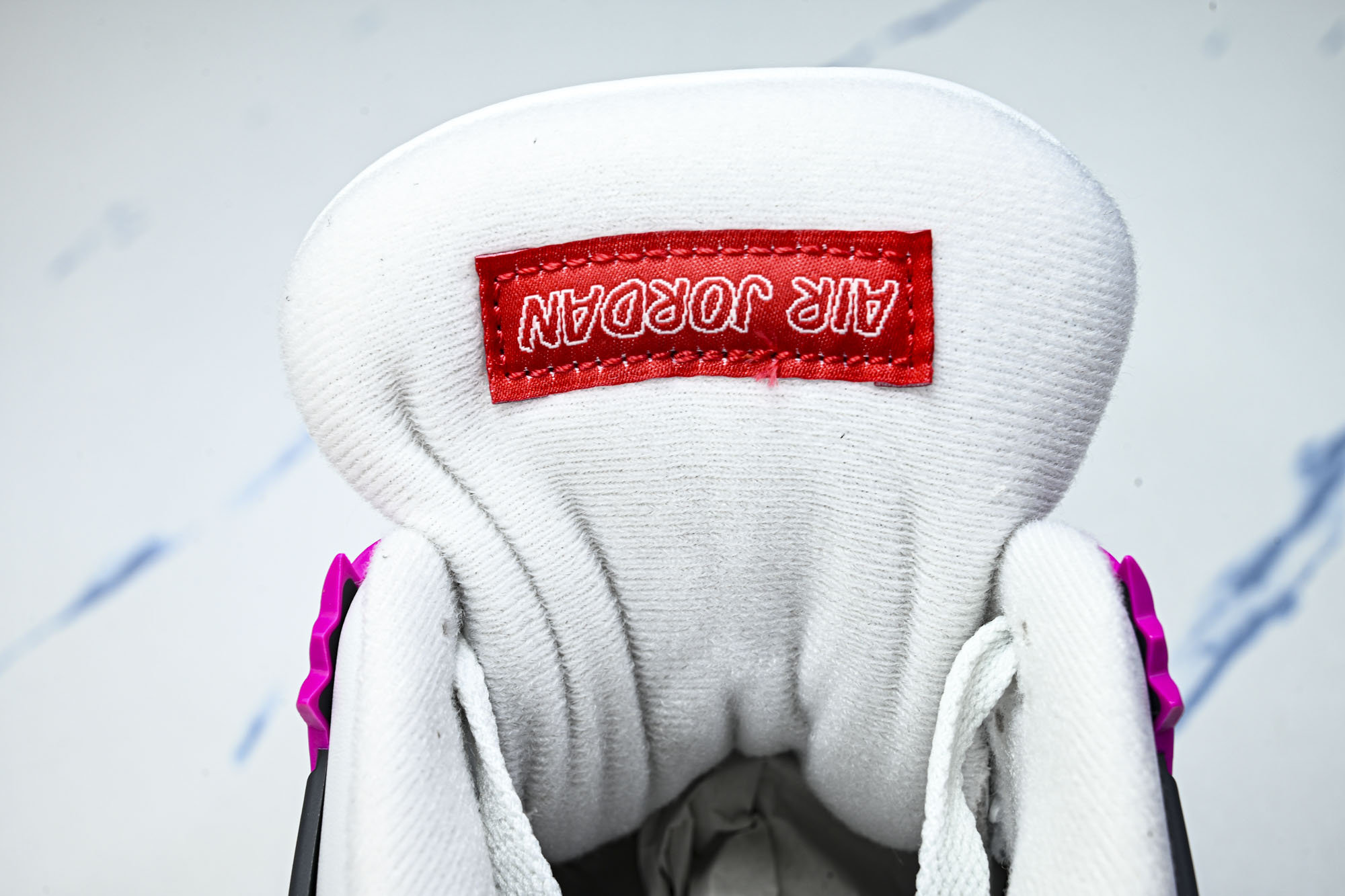 Air Jordan 4 AJ4 漫画白黑粉色 男鞋篮球鞋JA1135 100 尺寸 40 40.5 41 42 42.
