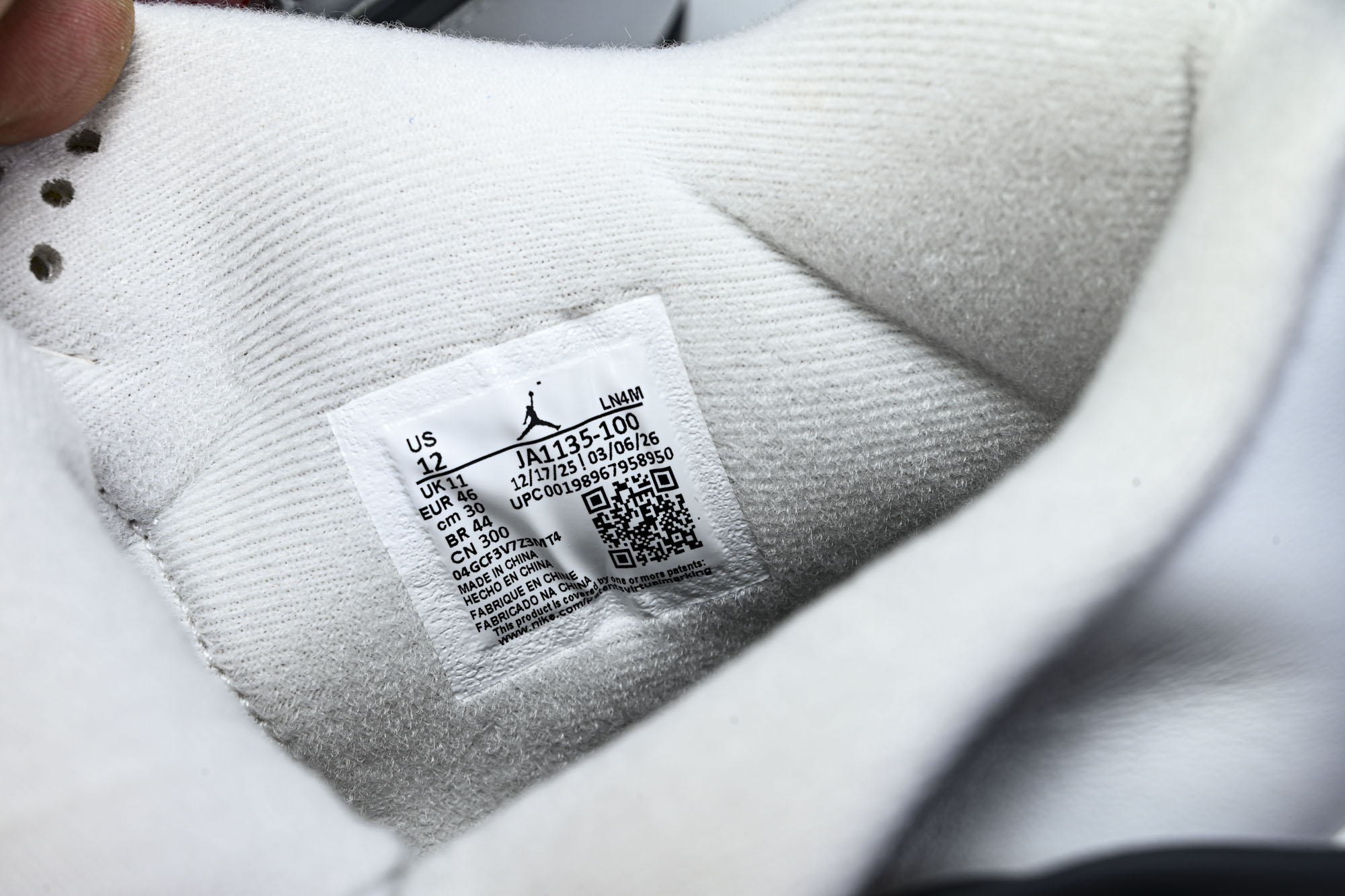 Air Jordan 4 AJ4 漫画白黑粉色 男鞋篮球鞋JA1135 100 尺寸 40 40.5 41 42 42.
