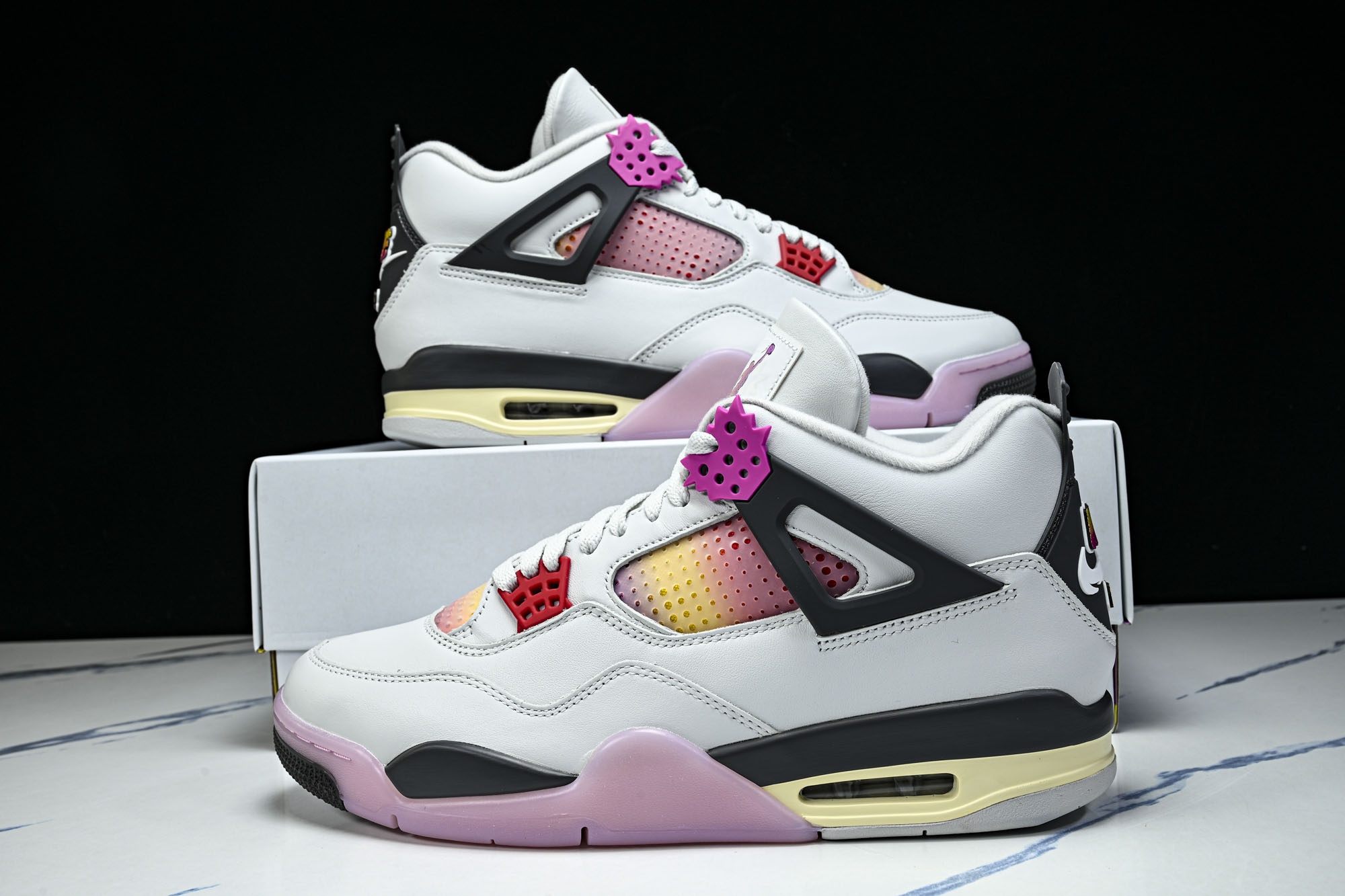 Air Jordan 4 AJ4 漫画白黑粉色 男鞋篮球鞋JA1135 100 尺寸 40 40.5 41 42 42.