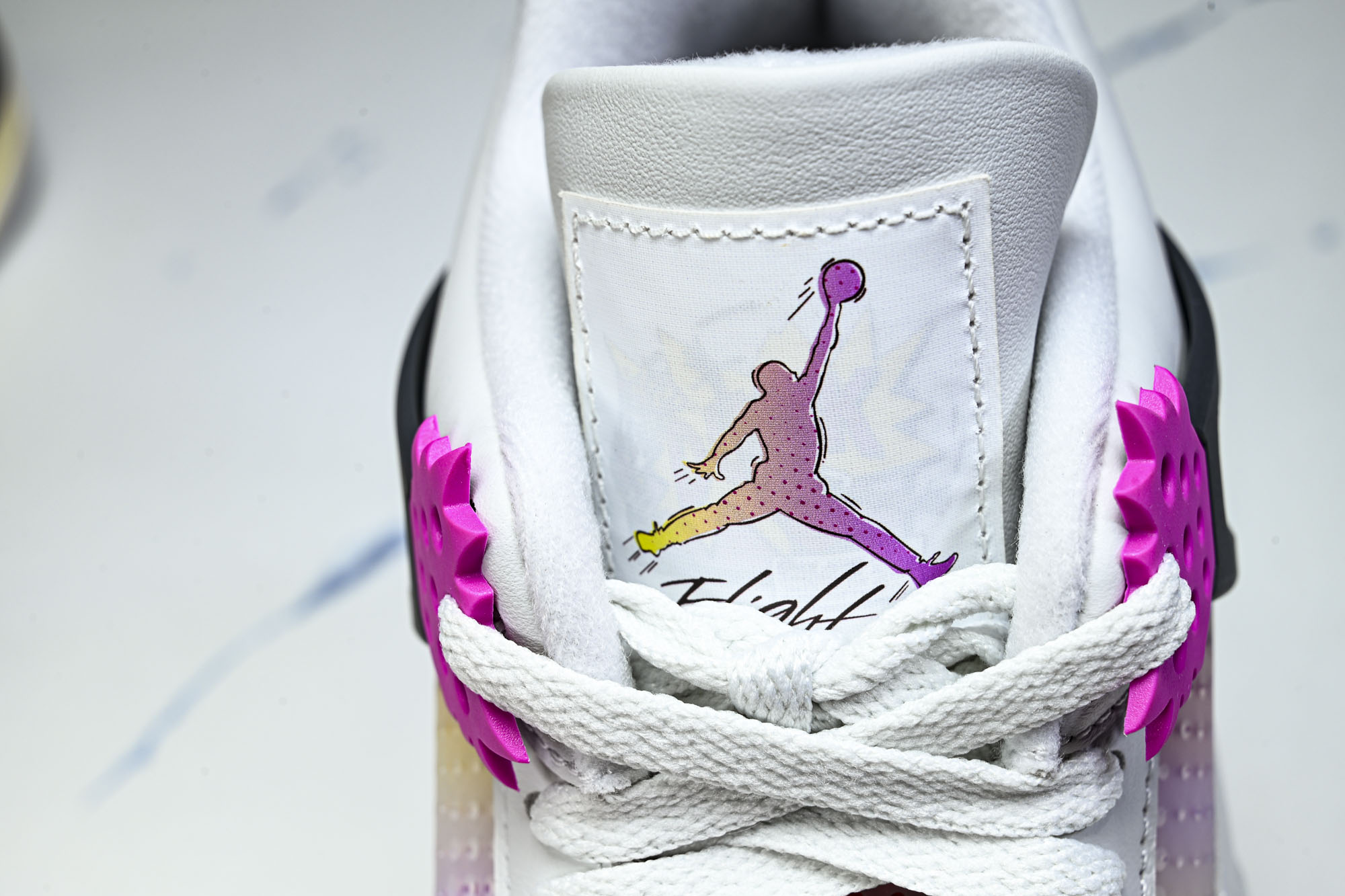 Air Jordan 4 Retro _Comic_ AJ4 乔4漫画 JA1135-100 尺码36 36.5 37. Air Jordan 4 Retro _Comic_ AJ4 乔4漫画 JA1135-100 尺码36 36.5 37.