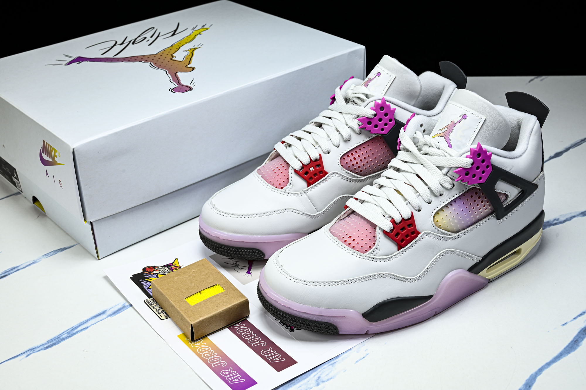 Air Jordan 4 Retro _Comic_ AJ4 乔4漫画 JA1135-100 尺码36 36.5 37. Air Jordan 4 Retro _Comic_ AJ4 乔4漫画 JA1135-100 尺码36 36.5 37.