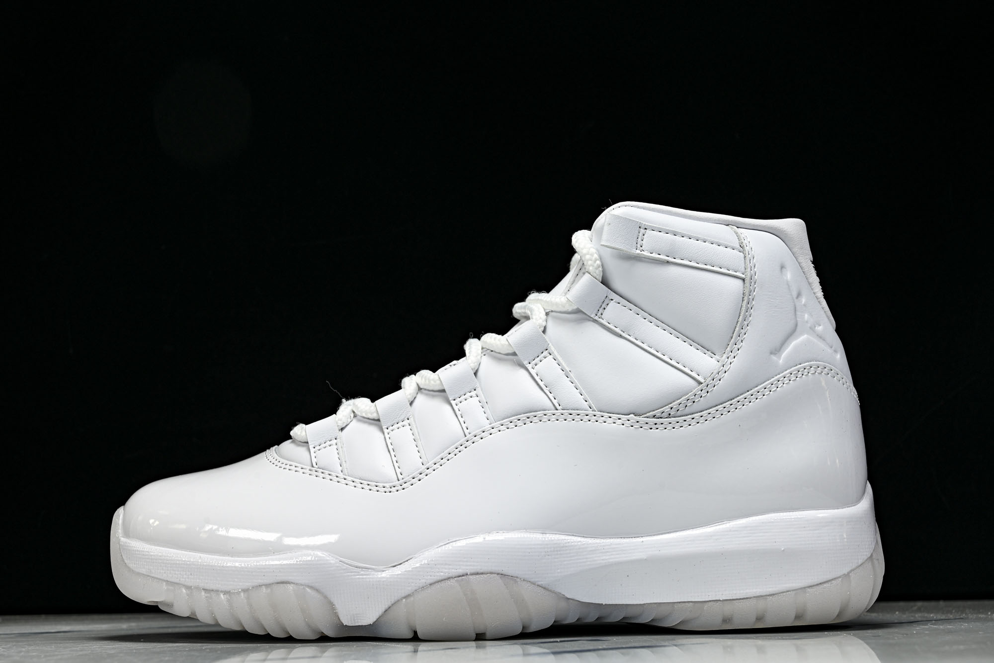 Air Jordan 11 AJ11 限量版 中帮复古篮球鞋IV7639-100 尺码40 40.5 41 42 42. Air Jordan 11 AJ11 限量版 中帮复古篮球鞋IV7639-100 尺码40 40.5 41 42 42.