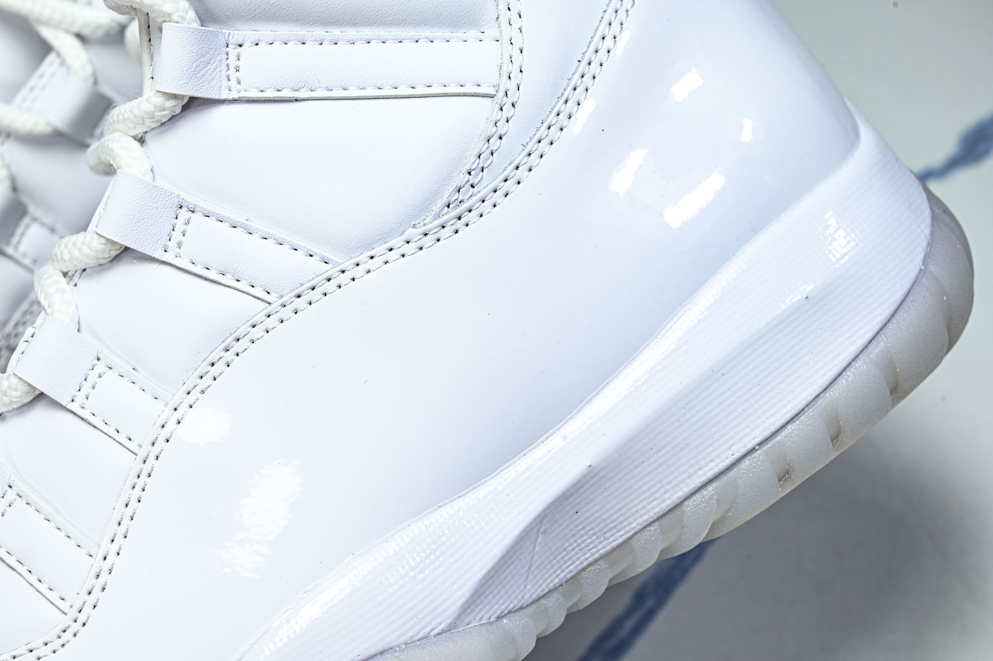 Air Jordan 11 AJ11 限量版 中帮复古篮球鞋IV7639-100 尺码40 40.5 41 42 42. Air Jordan 11 AJ11 限量版 中帮复古篮球鞋IV7639-100 尺码40 40.5 41 42 42.
