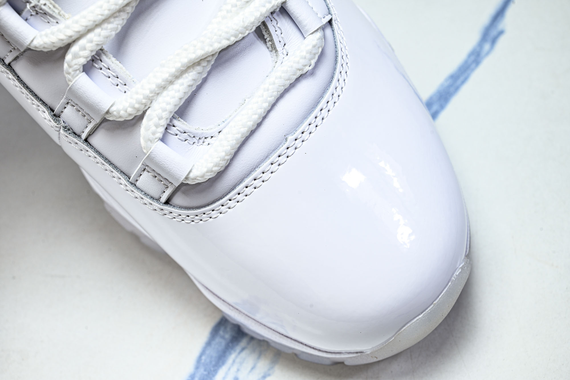 Air Jordan 11 AJ11 限量版 中帮复古篮球鞋IV7639-100 尺码40 40.5 41 42 42. Air Jordan 11 AJ11 限量版 中帮复古篮球鞋IV7639-100 尺码40 40.5 41 42 42.
