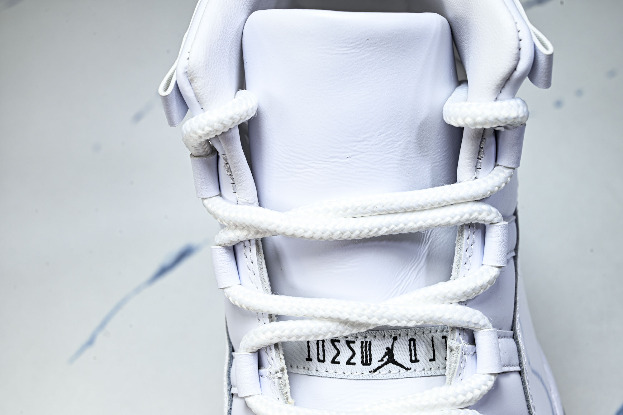 Air Jordan 11 AJ11 限量版 中帮复古篮球鞋IV7639-100 尺码40 40.5 41 42 42. Air Jordan 11 AJ11 限量版 中帮复古篮球鞋IV7639-100 尺码40 40.5 41 42 42.