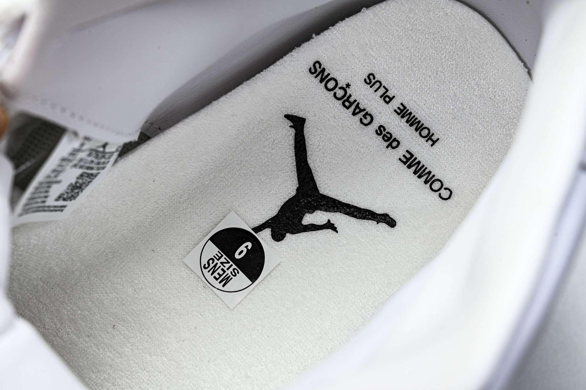 Air Jordan 11 AJ11 限量版 中帮复古篮球鞋IV7639-100 尺码40 40.5 41 42 42. Air Jordan 11 AJ11 限量版 中帮复古篮球鞋IV7639-100 尺码40 40.5 41 42 42.