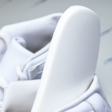 Air Jordan 11 AJ11 限量版 中帮复古篮球鞋IV7639-100 尺码40 40.5 41 42 42. Air Jordan 11 AJ11 限量版 中帮复古篮球鞋IV7639-100 尺码40 40.5 41 42 42.