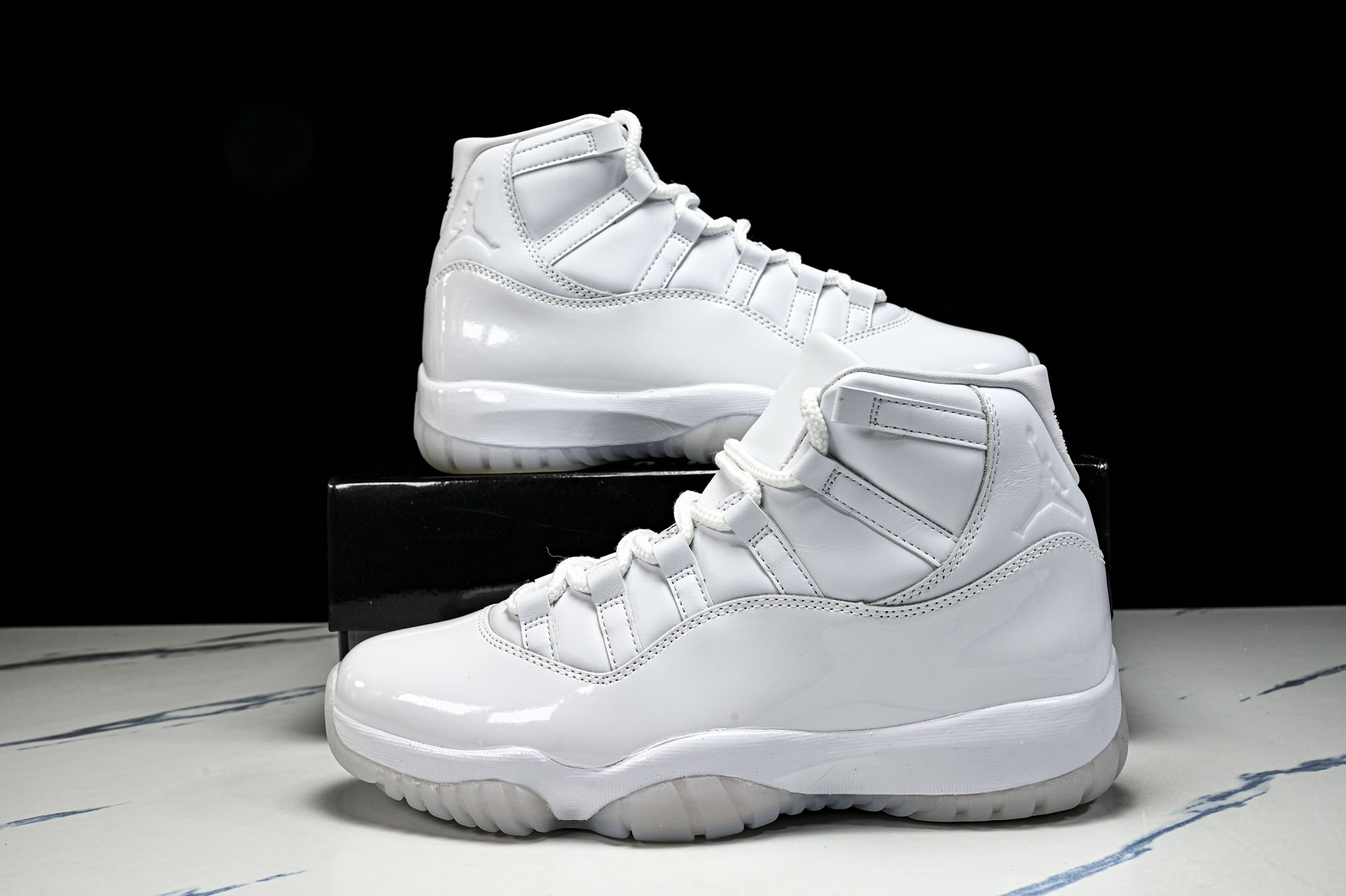 Air Jordan 11 AJ11 限量版 中帮复古篮球鞋IV7639-100 尺码40 40.5 41 42 42. Air Jordan 11 AJ11 限量版 中帮复古篮球鞋IV7639-100 尺码40 40.5 41 42 42.