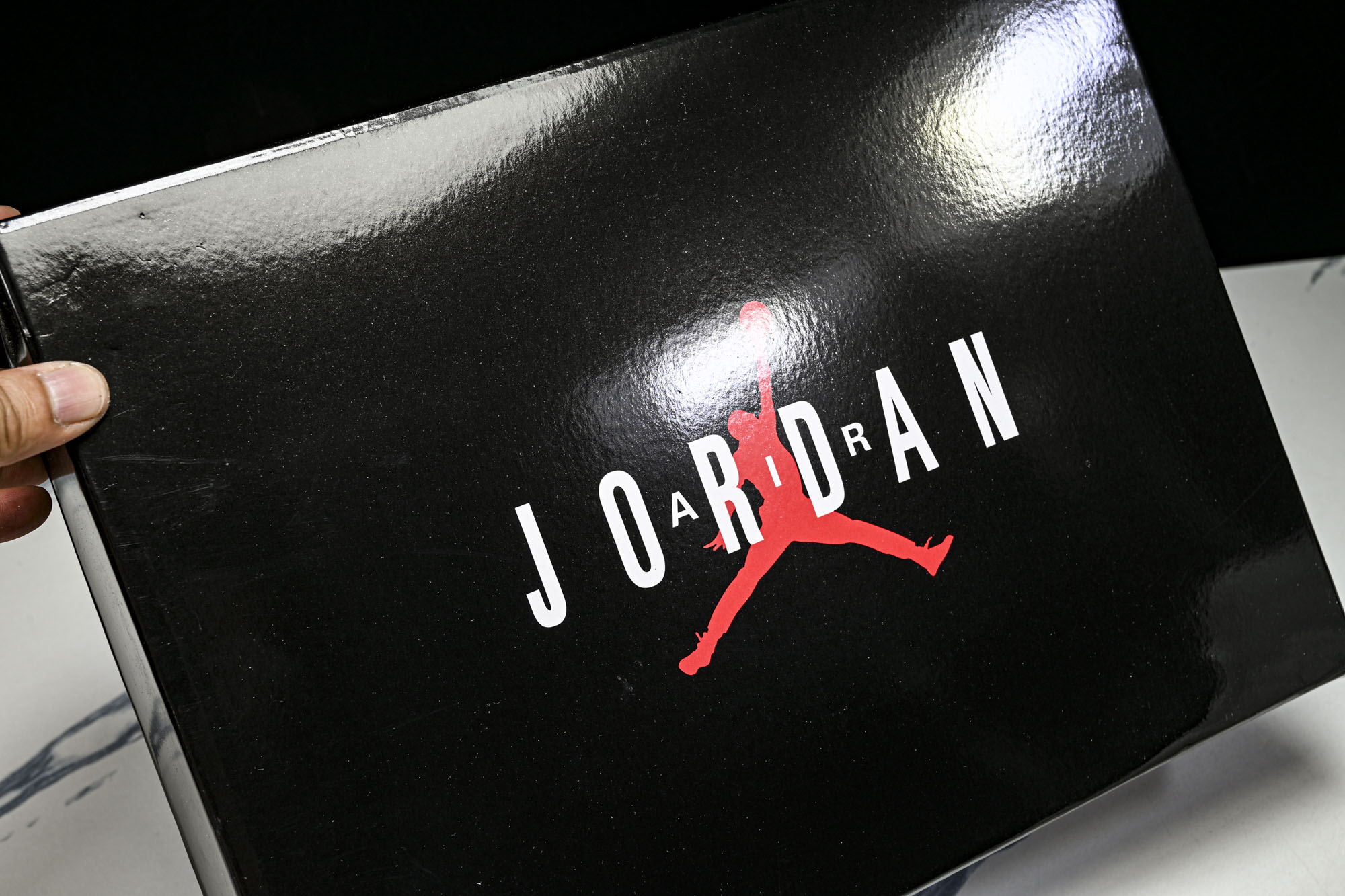Air Jordan 11 AJ11 限量版 中帮复古篮球鞋IV7639-100 尺码40 40.5 41 42 42. Air Jordan 11 AJ11 限量版 中帮复古篮球鞋IV7639-100 尺码40 40.5 41 42 42.