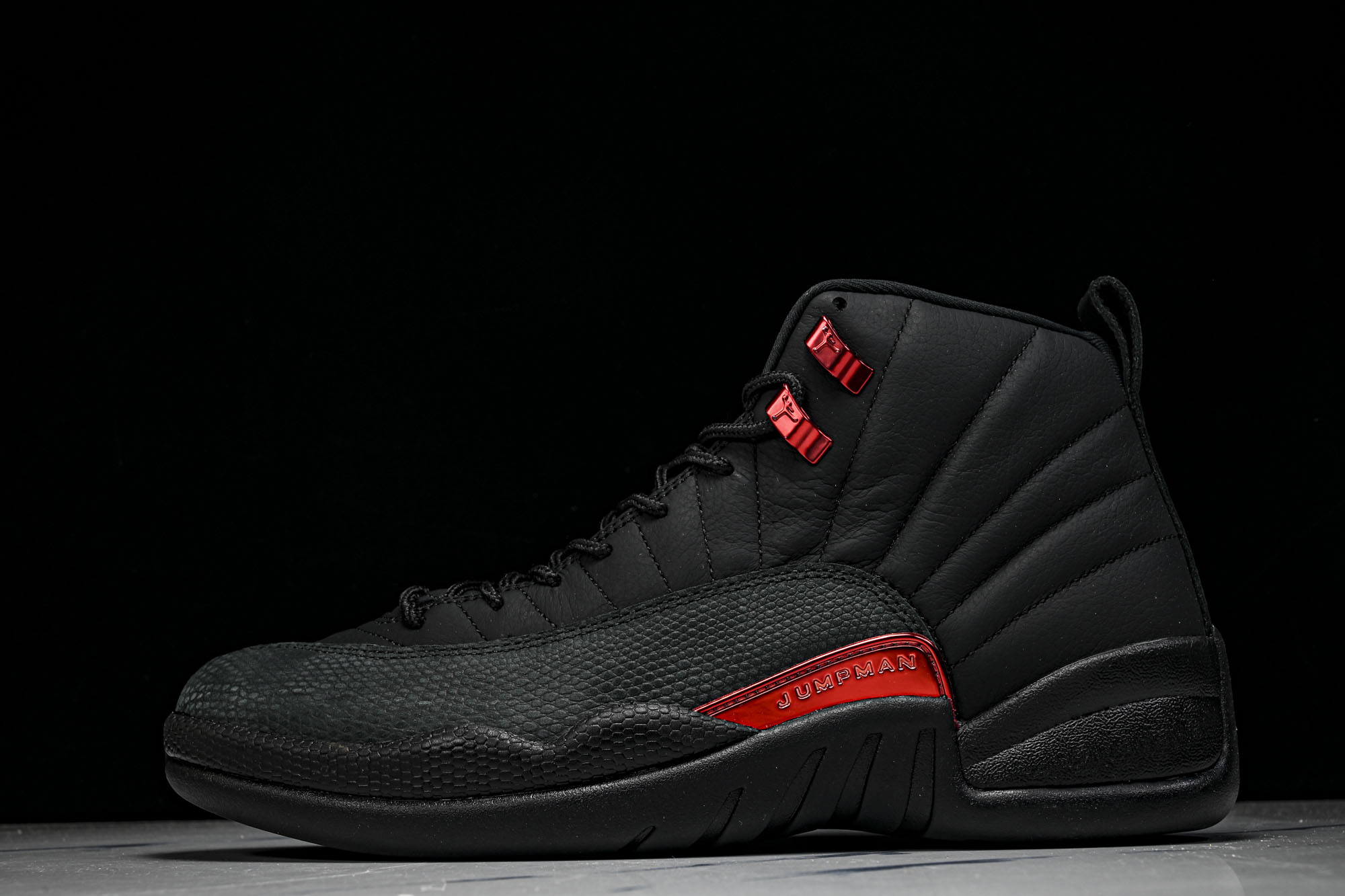 Air Jordan 12 Retro _Bloodline_ AJ12 乔12黑红 CT8013-003 尺码 40 Air Jordan 12 Retro _Bloodline_ AJ12 乔12黑红 CT8013-003 尺码 40
