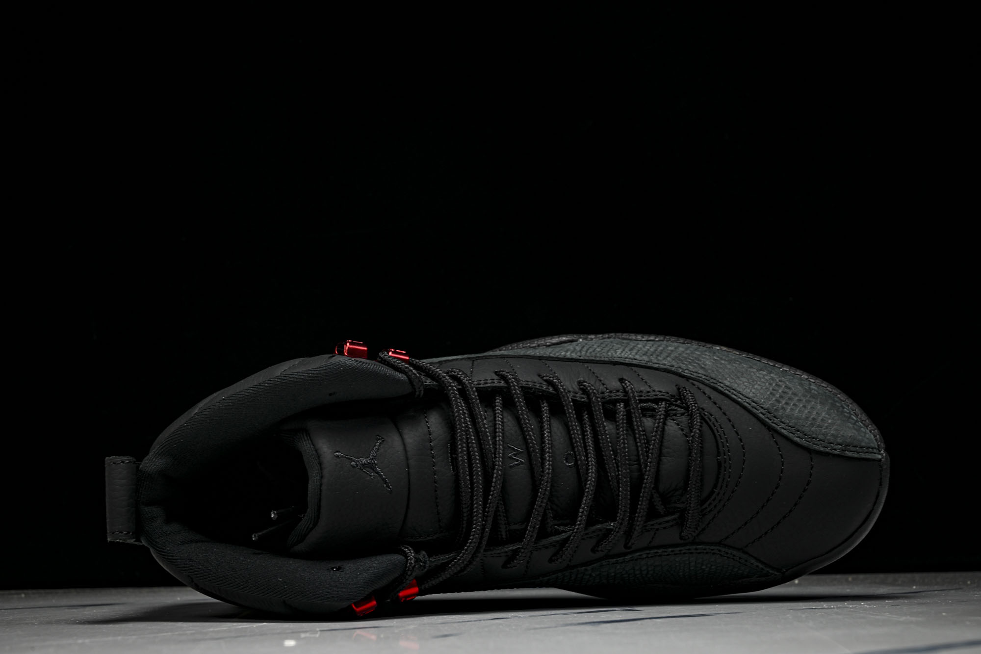 Air Jordan 12 Retro _Bloodline_ AJ12 乔12黑红 CT8013-003 尺码 40 Air Jordan 12 Retro _Bloodline_ AJ12 乔12黑红 CT8013-003 尺码 40