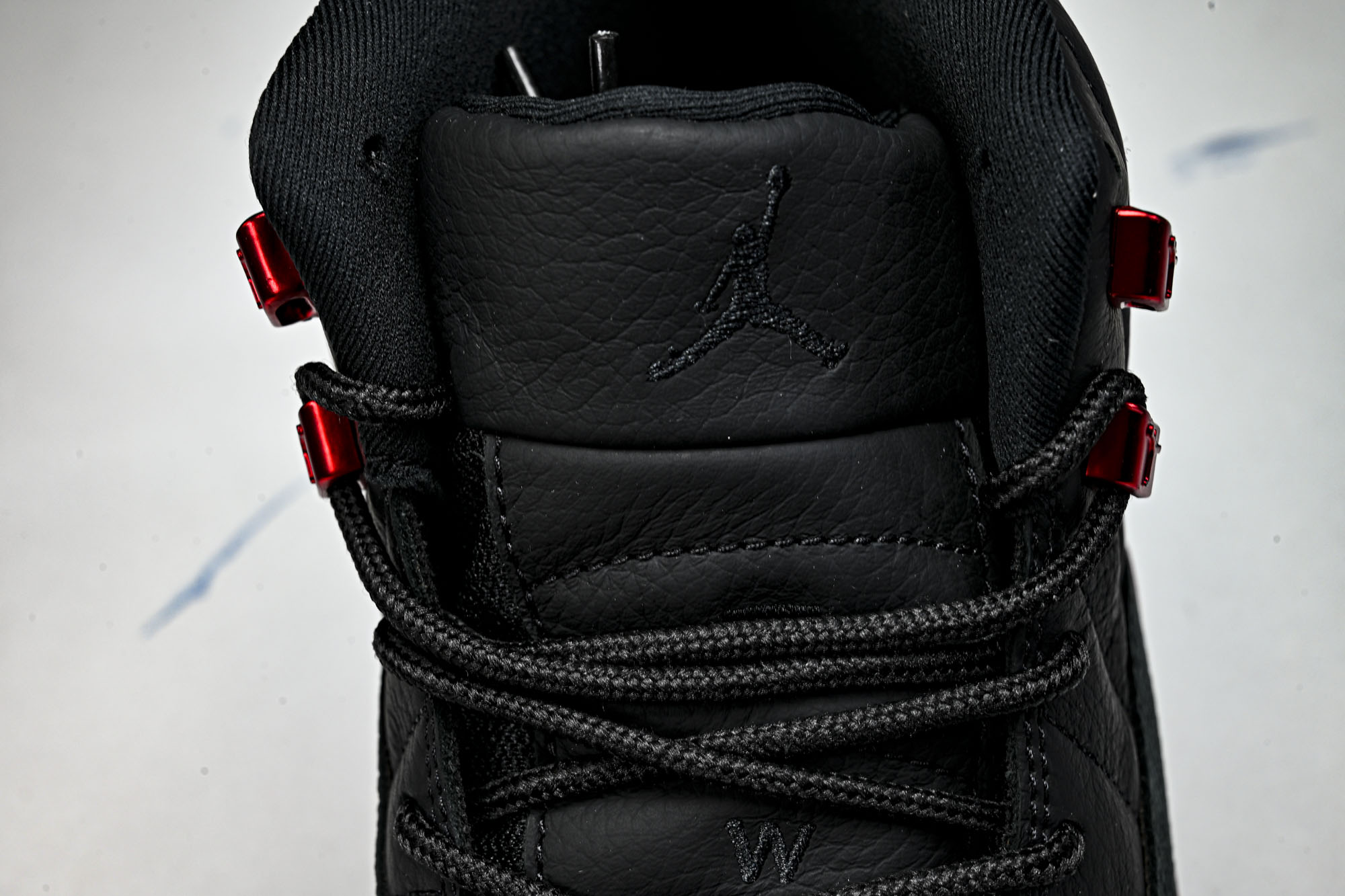 Air Jordan 12 Retro _Bloodline_ AJ12 乔12黑红 CT8013-003 尺码 40 Air Jordan 12 Retro _Bloodline_ AJ12 乔12黑红 CT8013-003 尺码 40
