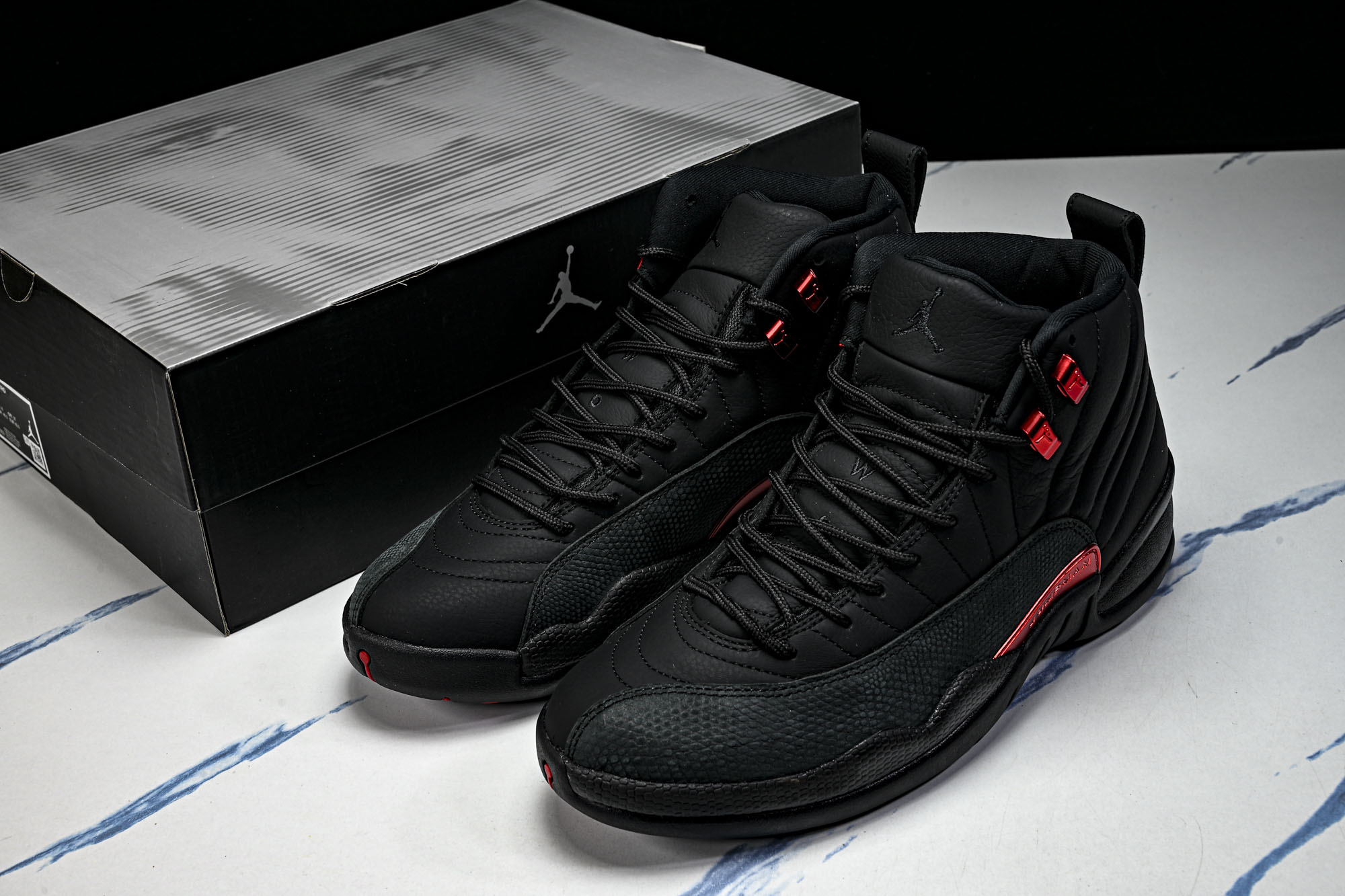 Air Jordan 12 Retro _Bloodline_ AJ12 乔12黑红 CT8013-003 尺码 40 Air Jordan 12 Retro _Bloodline_ AJ12 乔12黑红 CT8013-003 尺码 40