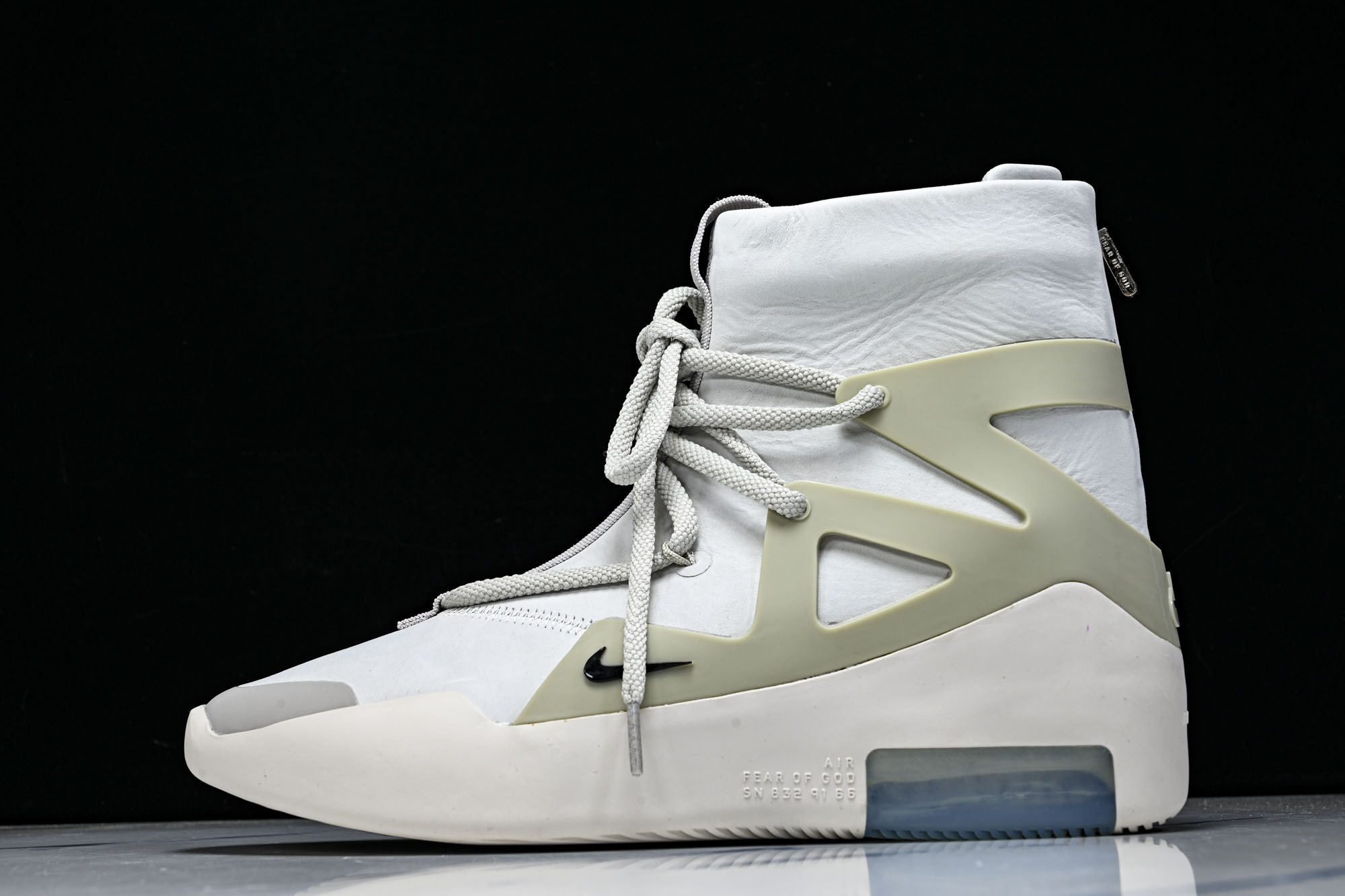 Nike Air Fear Of God 1 FOG 联名高街 古白AR4237-002 尺寸40 40.5 41 42 Nike Air Fear Of God 1 FOG 联名高街 古白AR4237-002 尺寸40 40.5 41 42