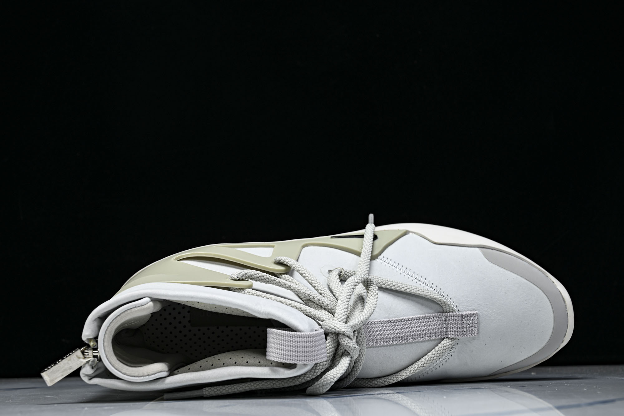 Nike Air Fear Of God 1 FOG 联名高街 古白AR4237-002 尺寸40 40.5 41 42 Nike Air Fear Of God 1 FOG 联名高街 古白AR4237-002 尺寸40 40.5 41 42