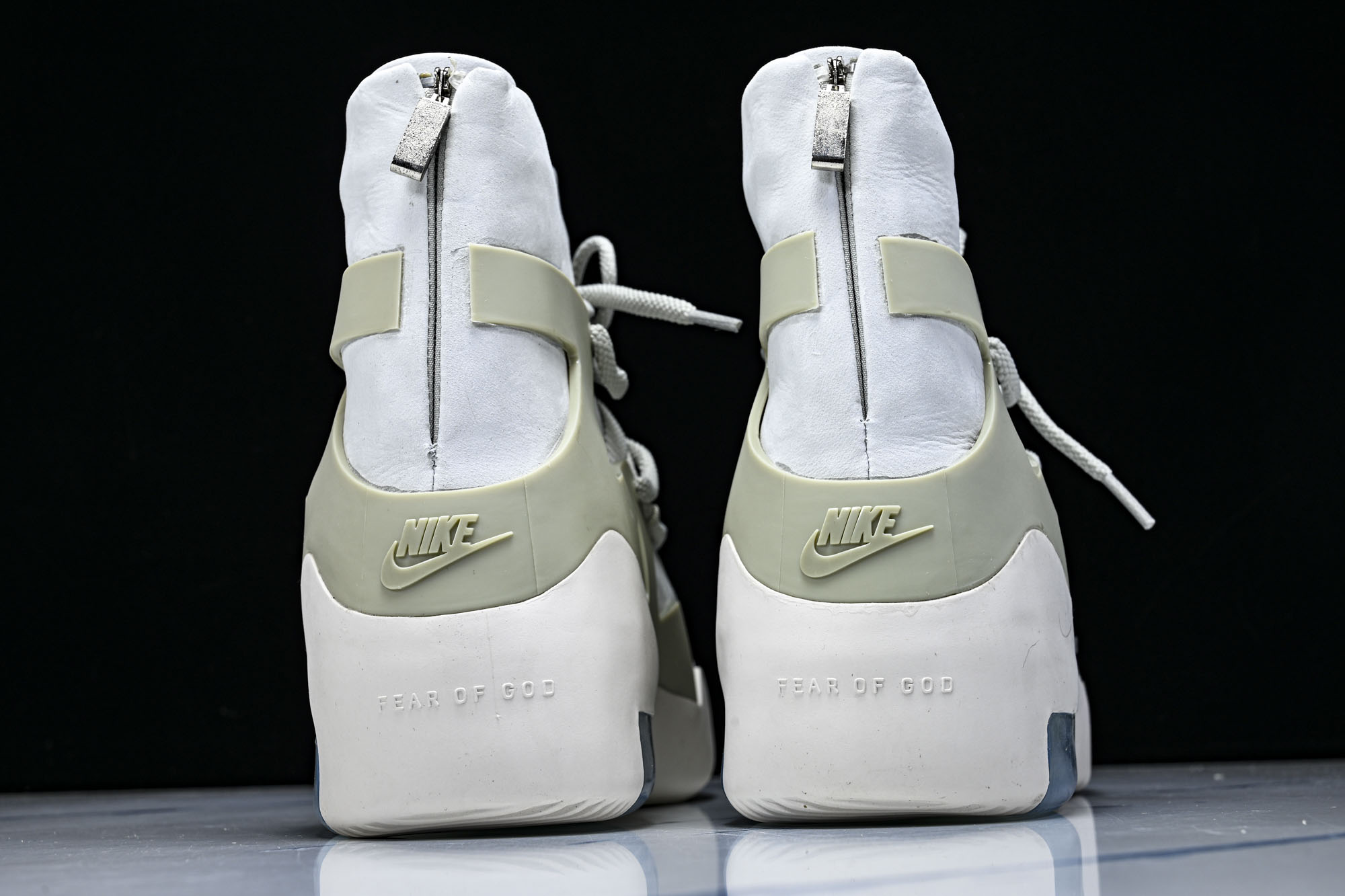 Nike Air Fear Of God 1 FOG 联名高街 古白AR4237-002 尺寸40 40.5 41 42 Nike Air Fear Of God 1 FOG 联名高街 古白AR4237-002 尺寸40 40.5 41 42