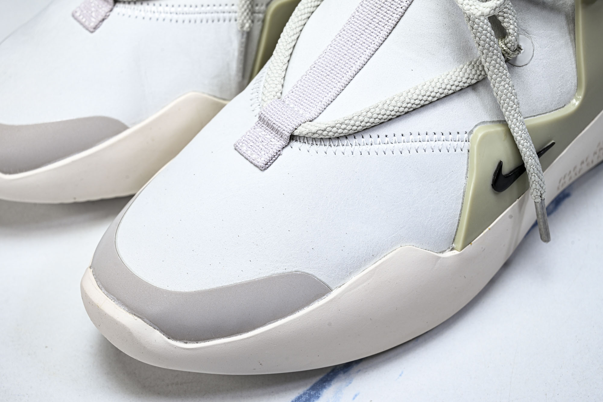 Nike Air Fear Of God 1 FOG 联名高街 古白AR4237-002 尺寸40 40.5 41 42 Nike Air Fear Of God 1 FOG 联名高街 古白AR4237-002 尺寸40 40.5 41 42