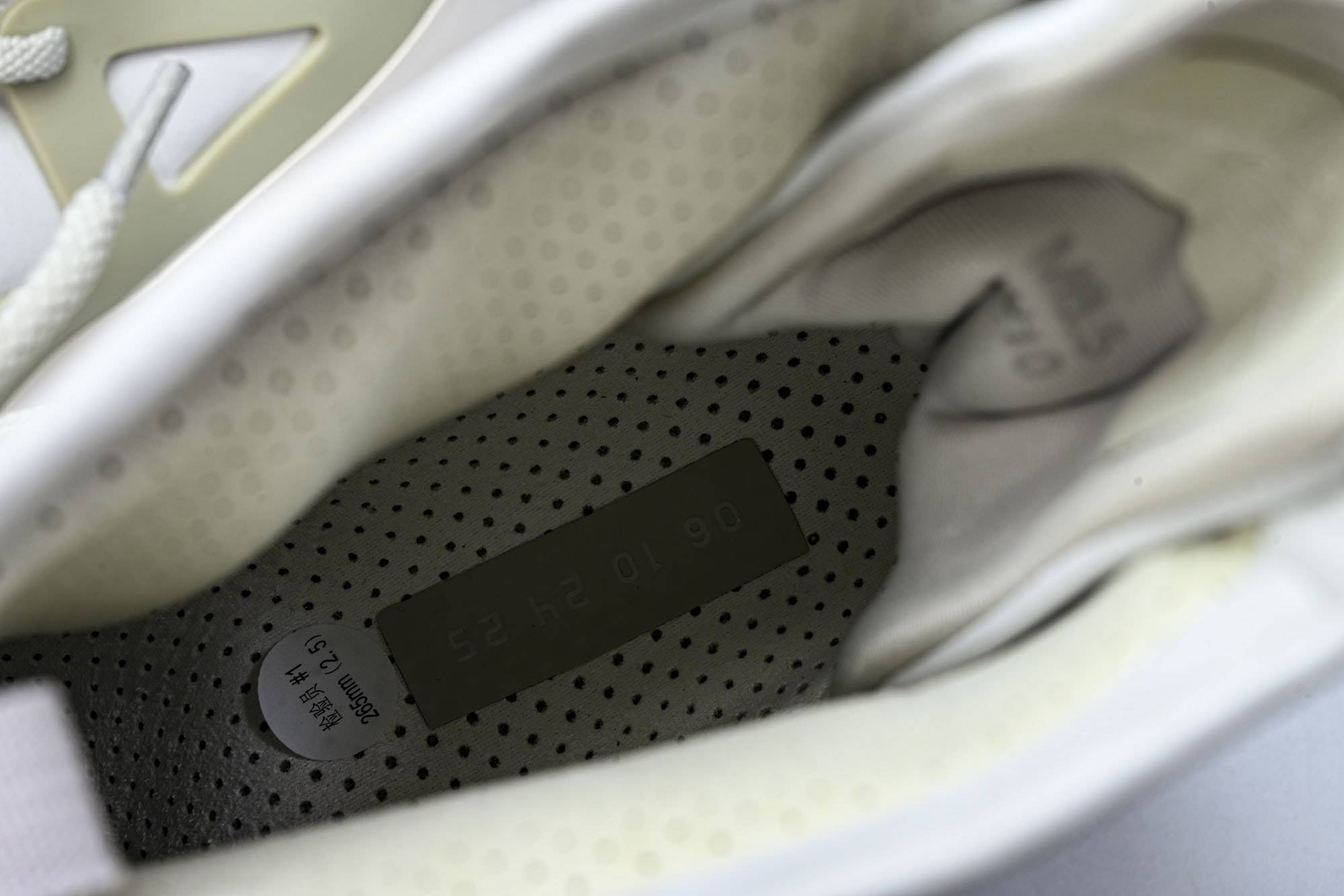 Nike Air Fear Of God 1 FOG 联名高街 古白AR4237-002 尺寸40 40.5 41 42 Nike Air Fear Of God 1 FOG 联名高街 古白AR4237-002 尺寸40 40.5 41 42