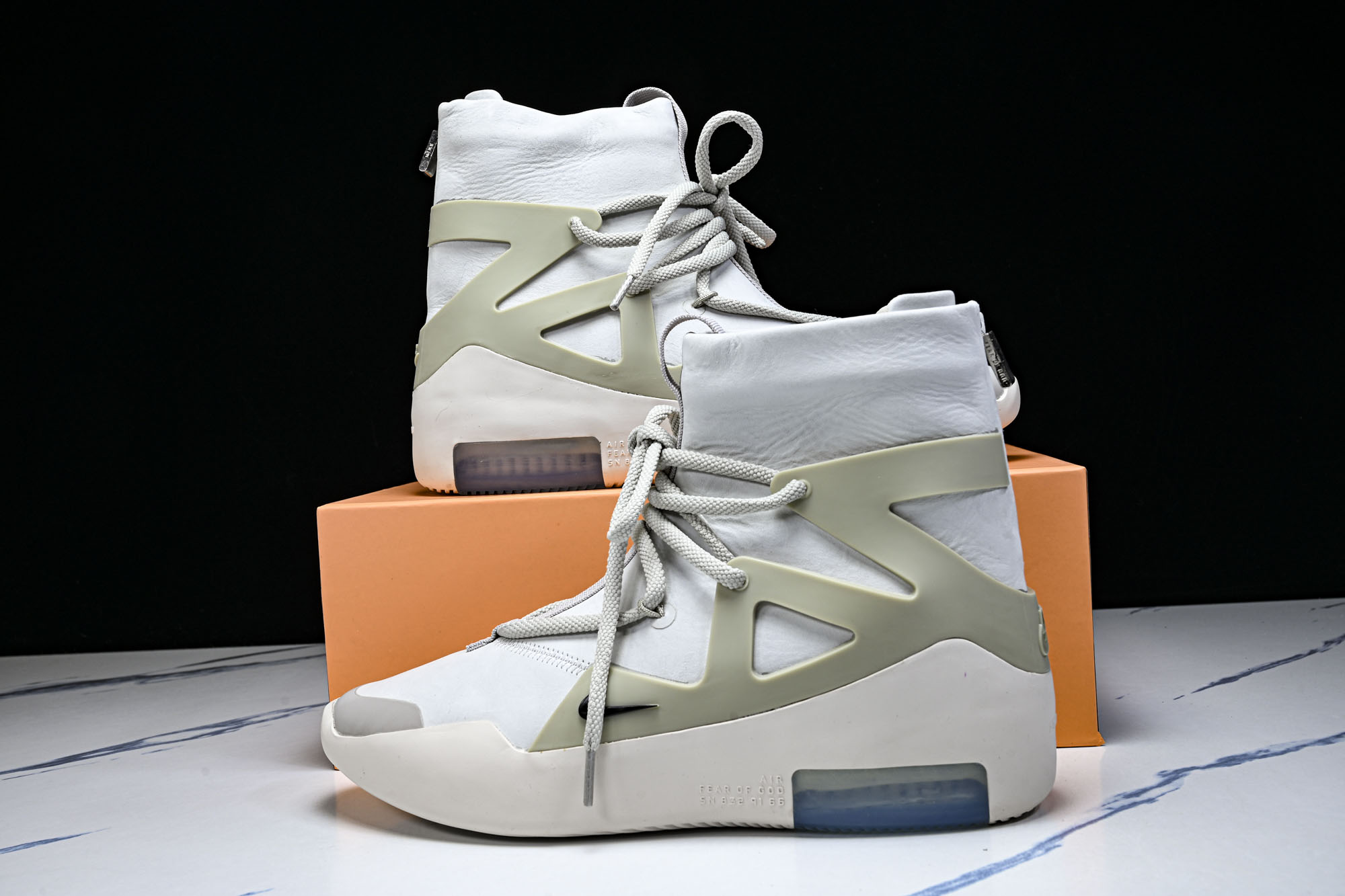 Nike Air Fear Of God 1 FOG 联名高街 古白AR4237-002 尺寸40 40.5 41 42 Nike Air Fear Of God 1 FOG 联名高街 古白AR4237-002 尺寸40 40.5 41 42