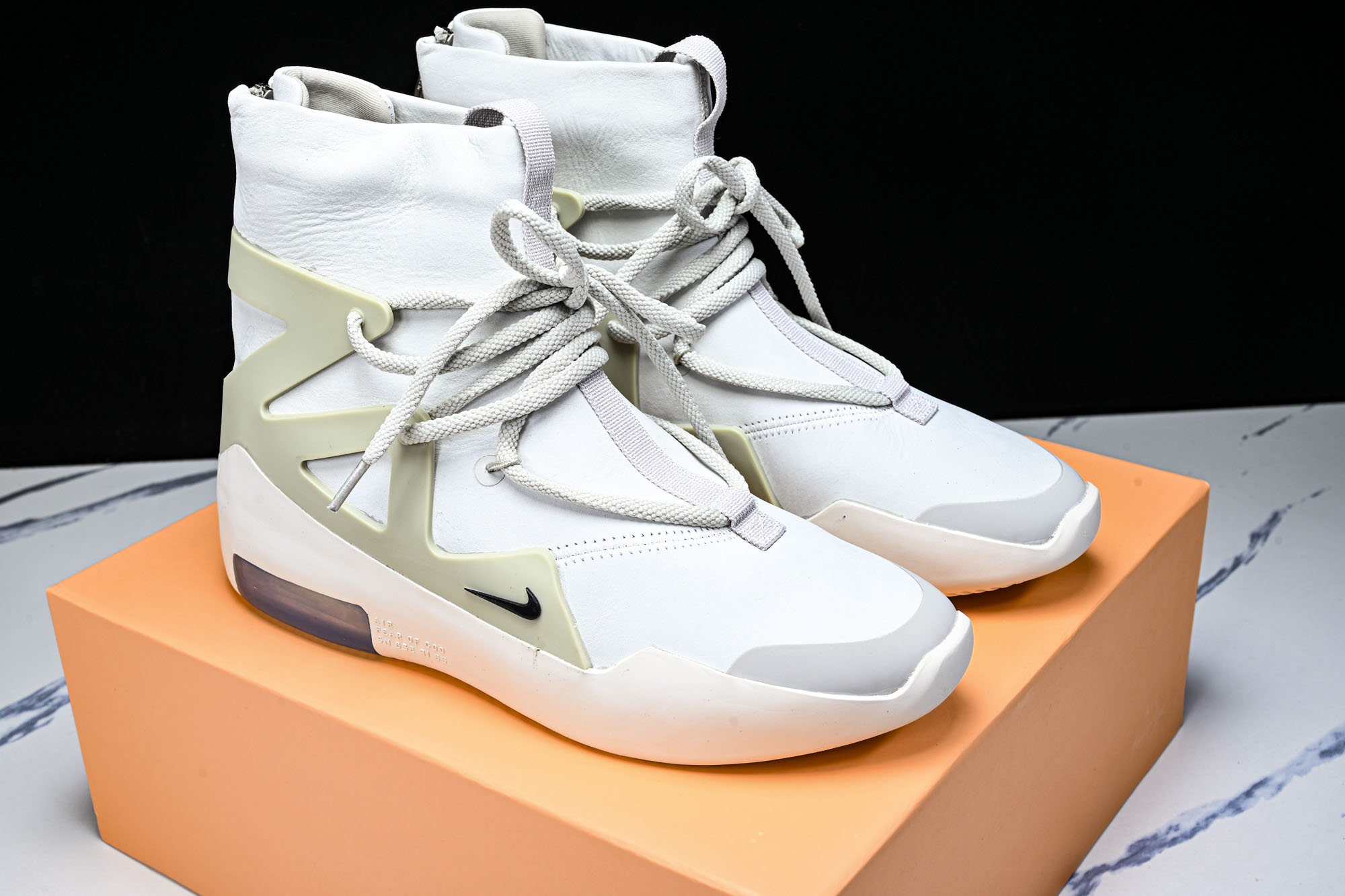 Nike Air Fear Of God 1 FOG 联名高街 古白AR4237-002 尺寸40 40.5 41 42 Nike Air Fear Of God 1 FOG 联名高街 古白AR4237-002 尺寸40 40.5 41 42