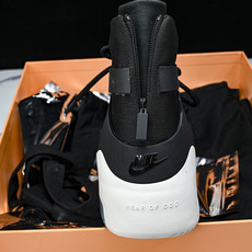 Nike Air Fear Of God 1 FOG 联名高街 黑白 AR4237-001 尺寸40 40.5 41 4 Nike Air Fear Of God 1 FOG 联名高街 黑白 AR4237-001 尺寸40 40.5 41 4