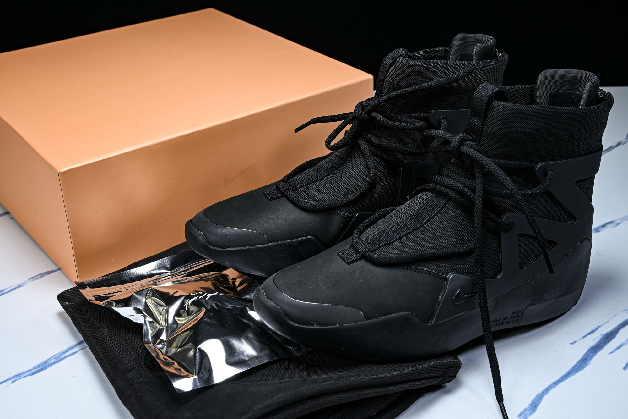 Nike Air Fear Of God 1 FOG 联名高街 黑魂 AR4237-005 尺寸40 40.5 41 4 Nike Air Fear Of God 1 FOG 联名高街 黑魂 AR4237-005 尺寸40 40.5 41 4