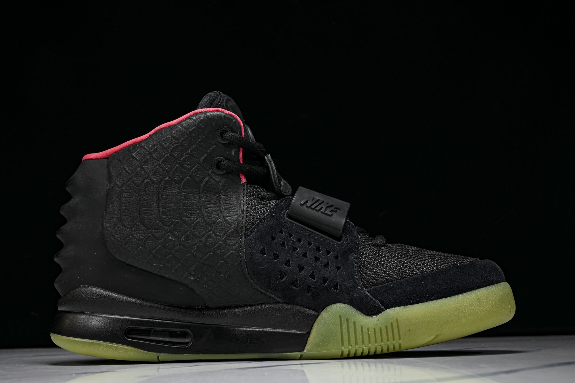 NIK Air Yeezy 2 NRG 北卡大学 黑粉 黑椰子侃爷 -006 #YZ013 40 40.5 41 42 NIK Air Yeezy 2 NRG 北卡大学 黑粉 黑椰子侃爷 -006 #YZ013 40 40.5 41 42