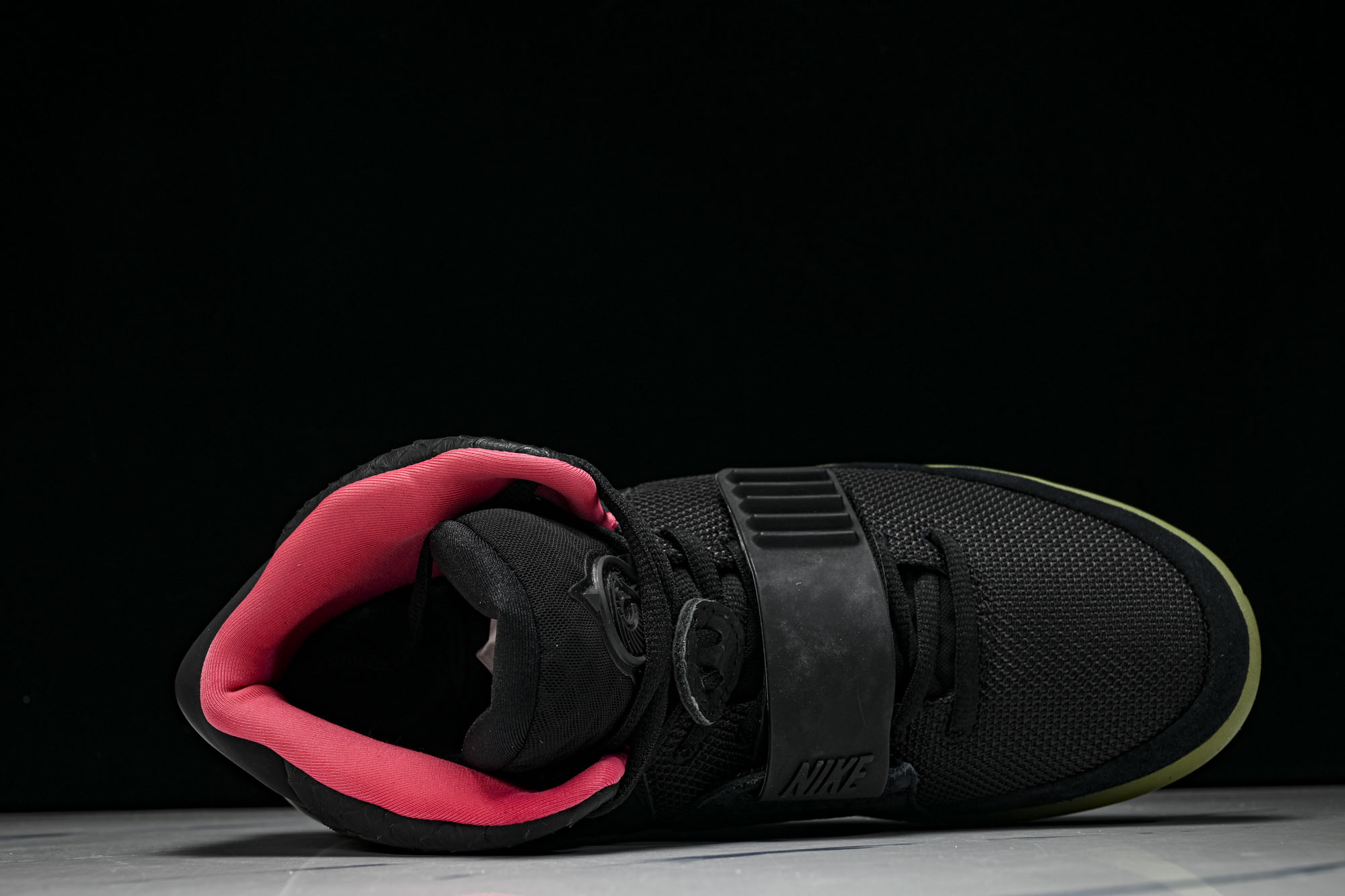 NIK Air Yeezy 2 NRG 北卡大学 黑粉 黑椰子侃爷 -006 #YZ013 40 40.5 41 42 NIK Air Yeezy 2 NRG 北卡大学 黑粉 黑椰子侃爷 -006 #YZ013 40 40.5 41 42