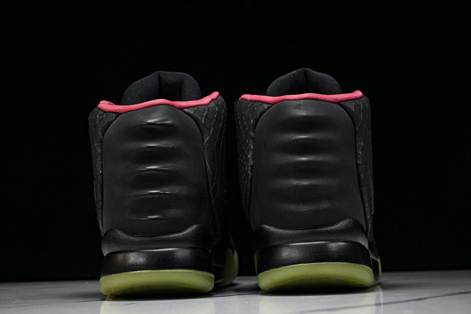 NIK Air Yeezy 2 NRG 北卡大学 黑粉 黑椰子侃爷 -006 #YZ013 40 40.5 41 42 NIK Air Yeezy 2 NRG 北卡大学 黑粉 黑椰子侃爷 -006 #YZ013 40 40.5 41 42
