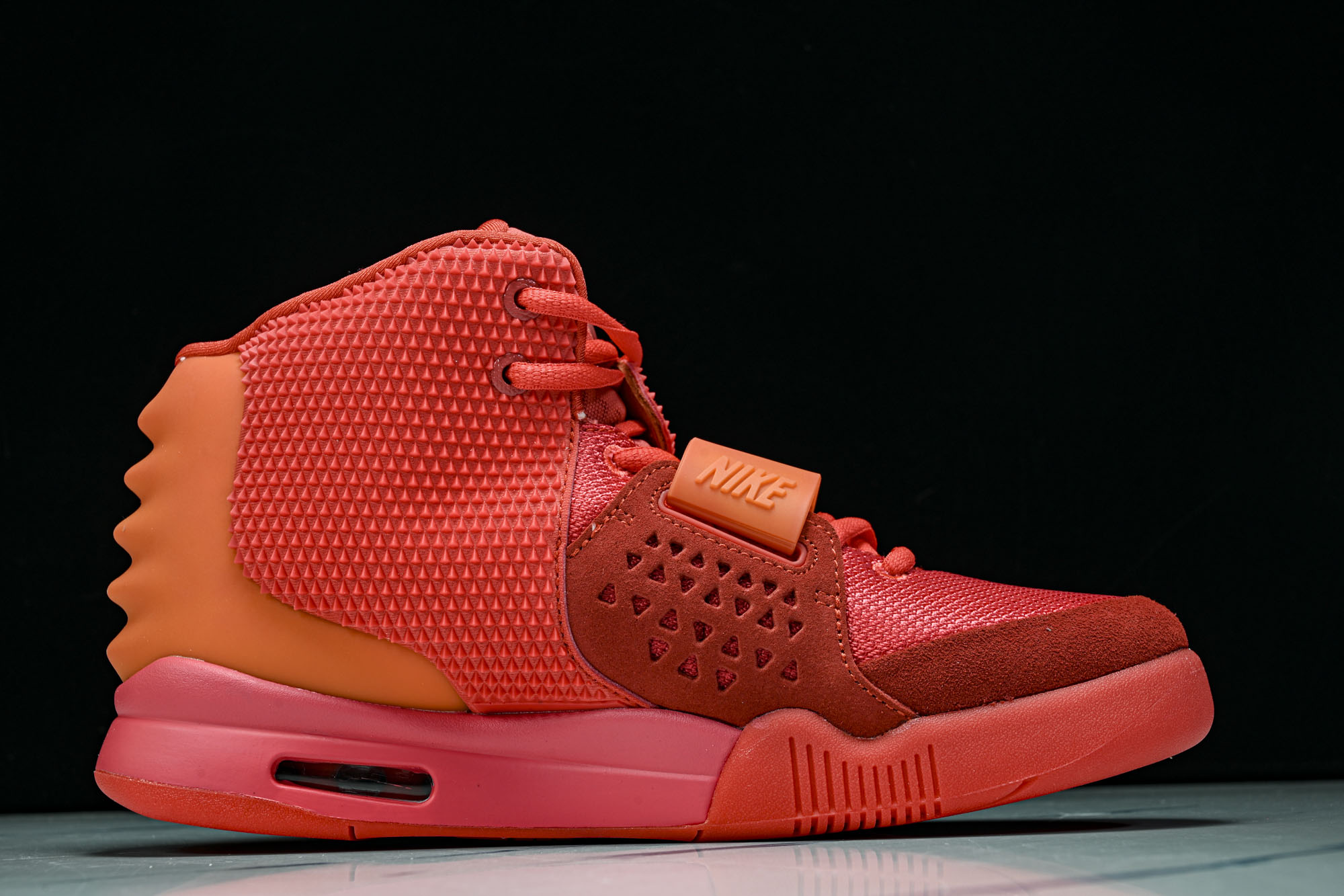 NK Air Yeezy 2 Red October 侃爷 红椰子 -660 #YZ013 40 40.5 41 42 NK Air Yeezy 2 Red October 侃爷 红椰子 -660 #YZ013 40 40.5 41 42