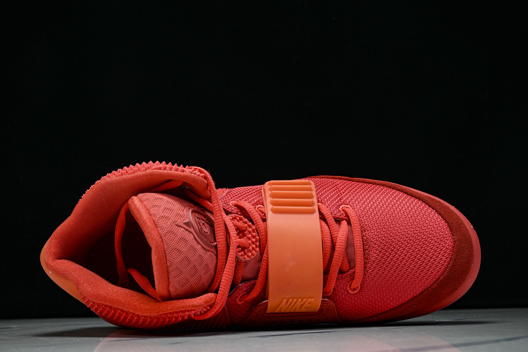 NK Air Yeezy 2 Red October 侃爷 红椰子 -660 #YZ013 40 40.5 41 42 NK Air Yeezy 2 Red October 侃爷 红椰子 -660 #YZ013 40 40.5 41 42
