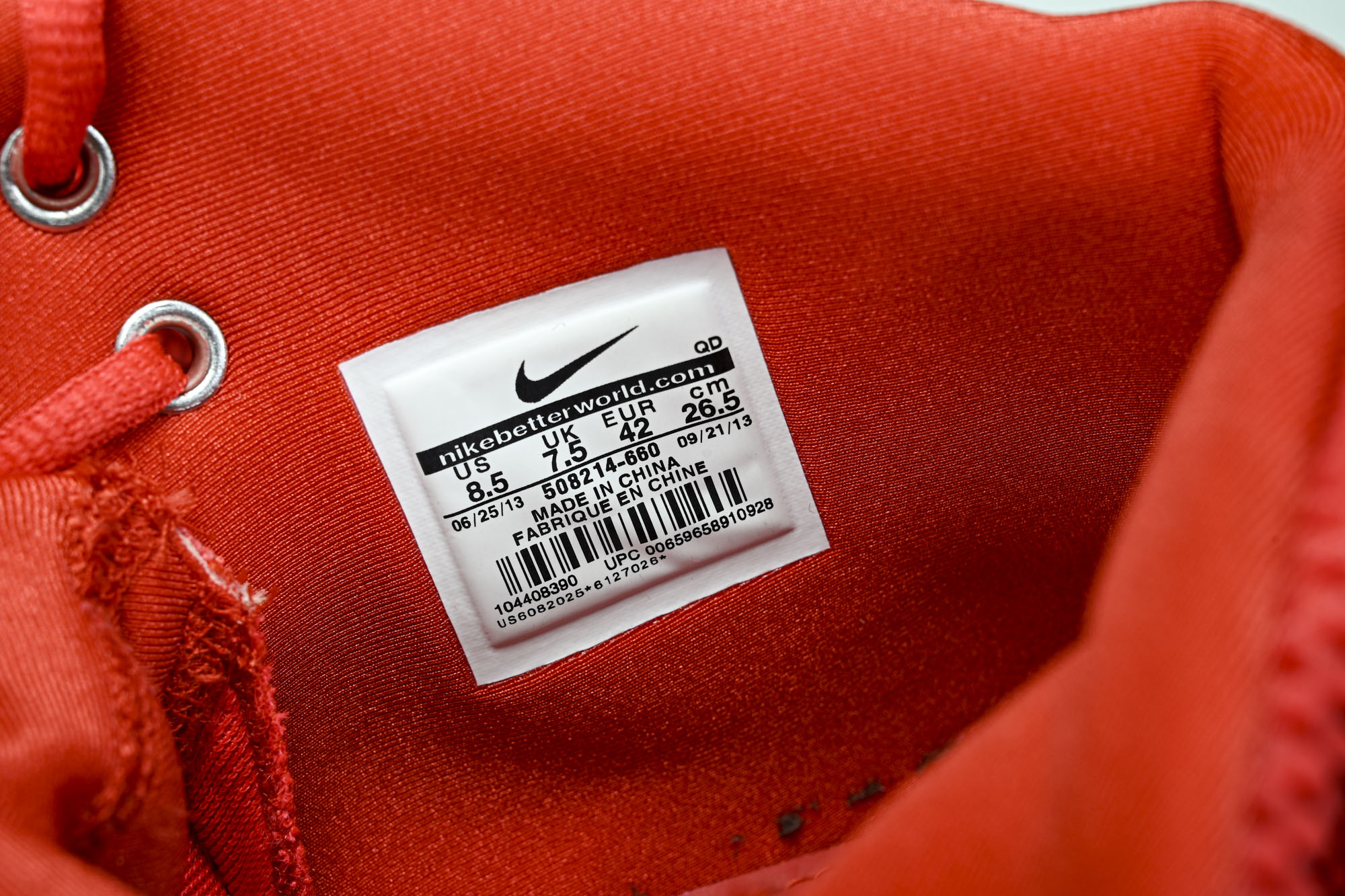 NK Air Yeezy 2 Red October 侃爷 红椰子 -660 #YZ013 40 40.5 41 42 NK Air Yeezy 2 Red October 侃爷 红椰子 -660 #YZ013 40 40.5 41 42