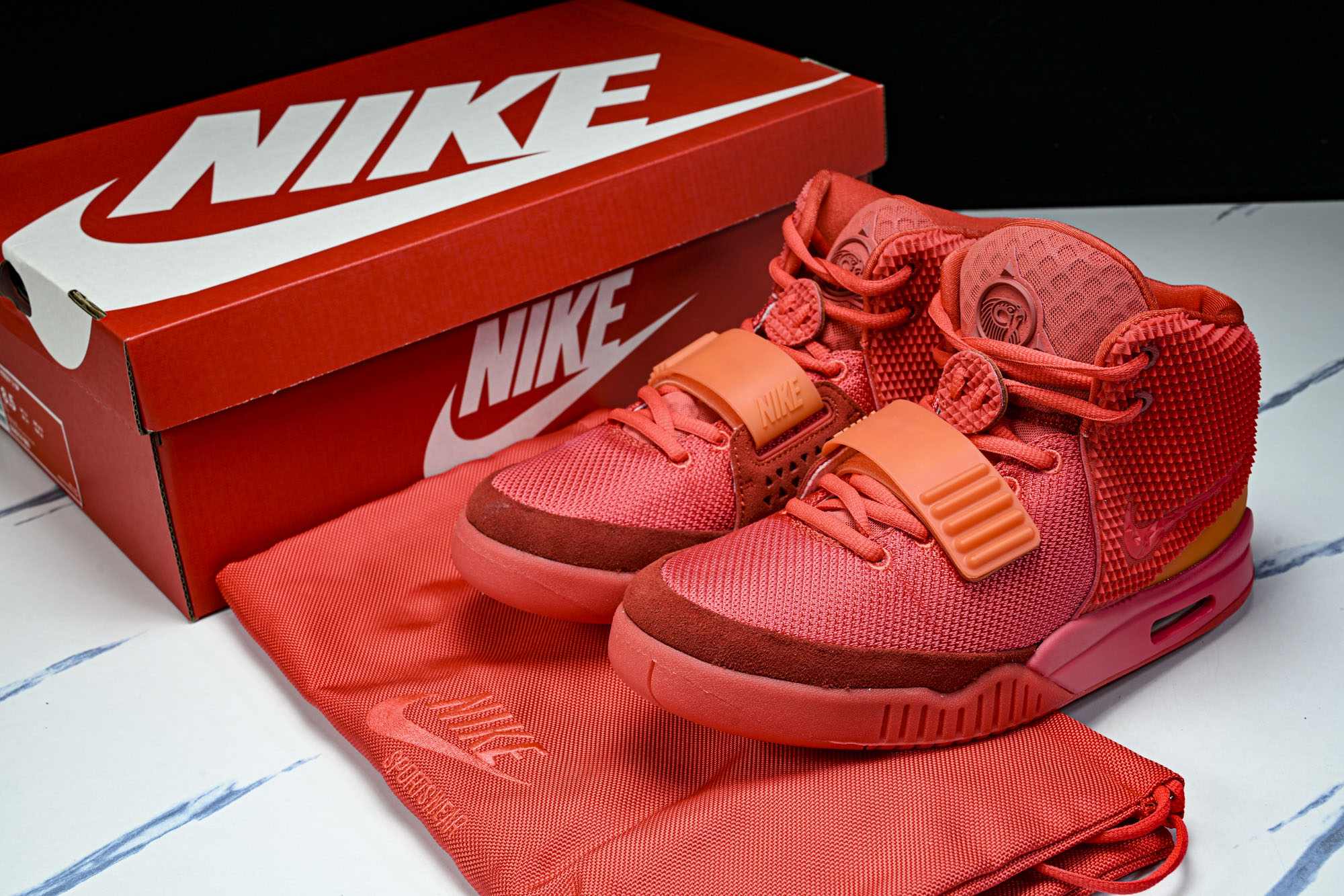 NK Air Yeezy 2 Red October 侃爷 红椰子 -660 #YZ013 40 40.5 41 42 NK Air Yeezy 2 Red October 侃爷 红椰子 -660 #YZ013 40 40.5 41 42