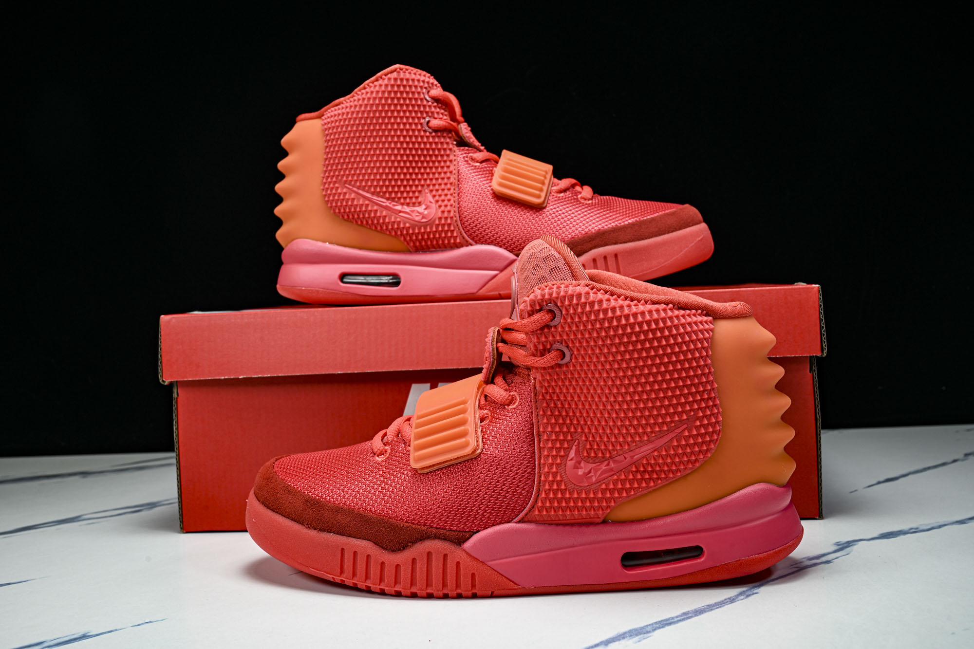 NK Air Yeezy 2 Red October 侃爷 红椰子 -660 #YZ013 40 40.5 41 42 NK Air Yeezy 2 Red October 侃爷 红椰子 -660 #YZ013 40 40.5 41 42