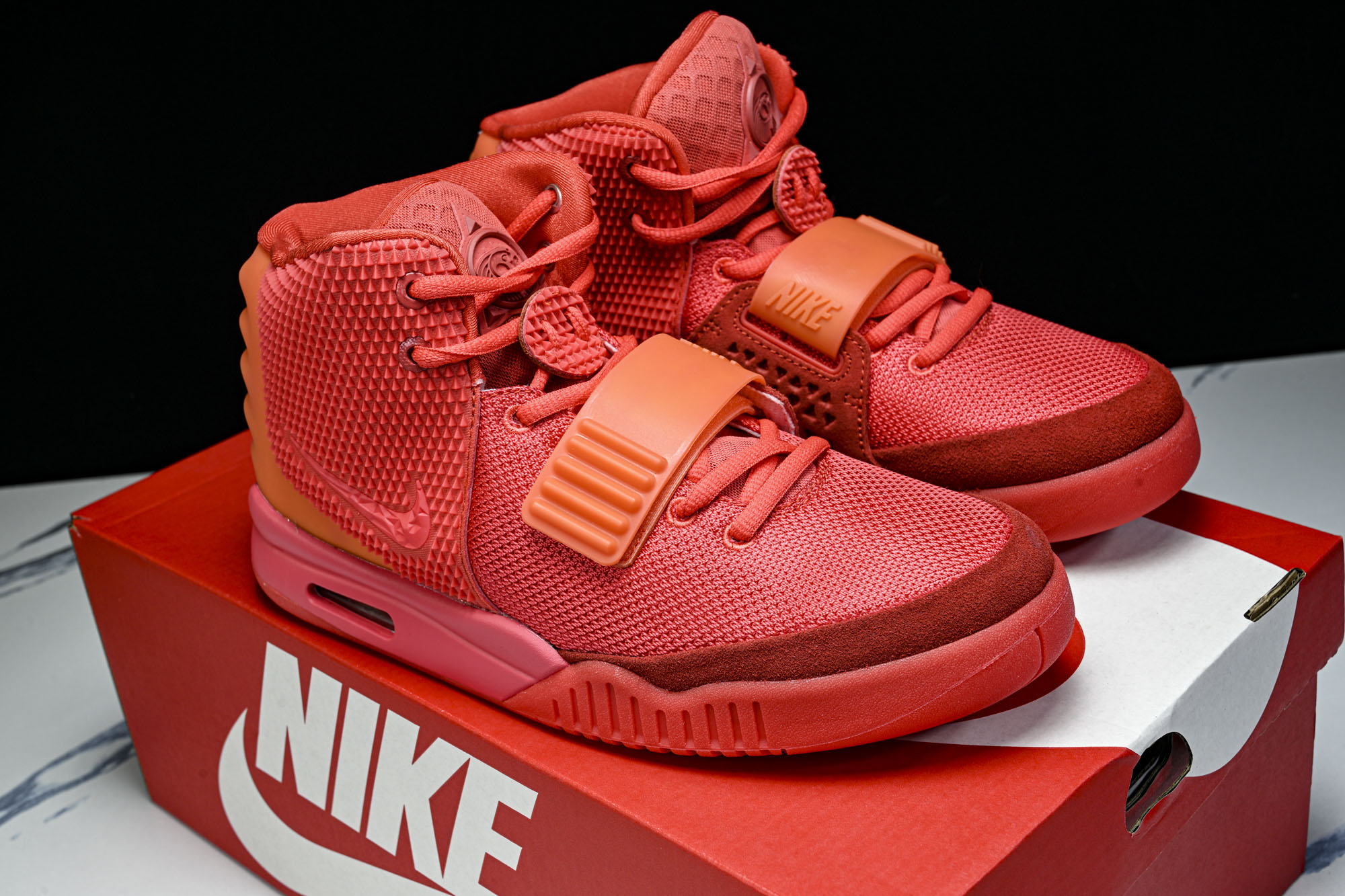 NK Air Yeezy 2 Red October 侃爷 红椰子 -660 #YZ013 40 40.5 41 42 NK Air Yeezy 2 Red October 侃爷 红椰子 -660 #YZ013 40 40.5 41 42