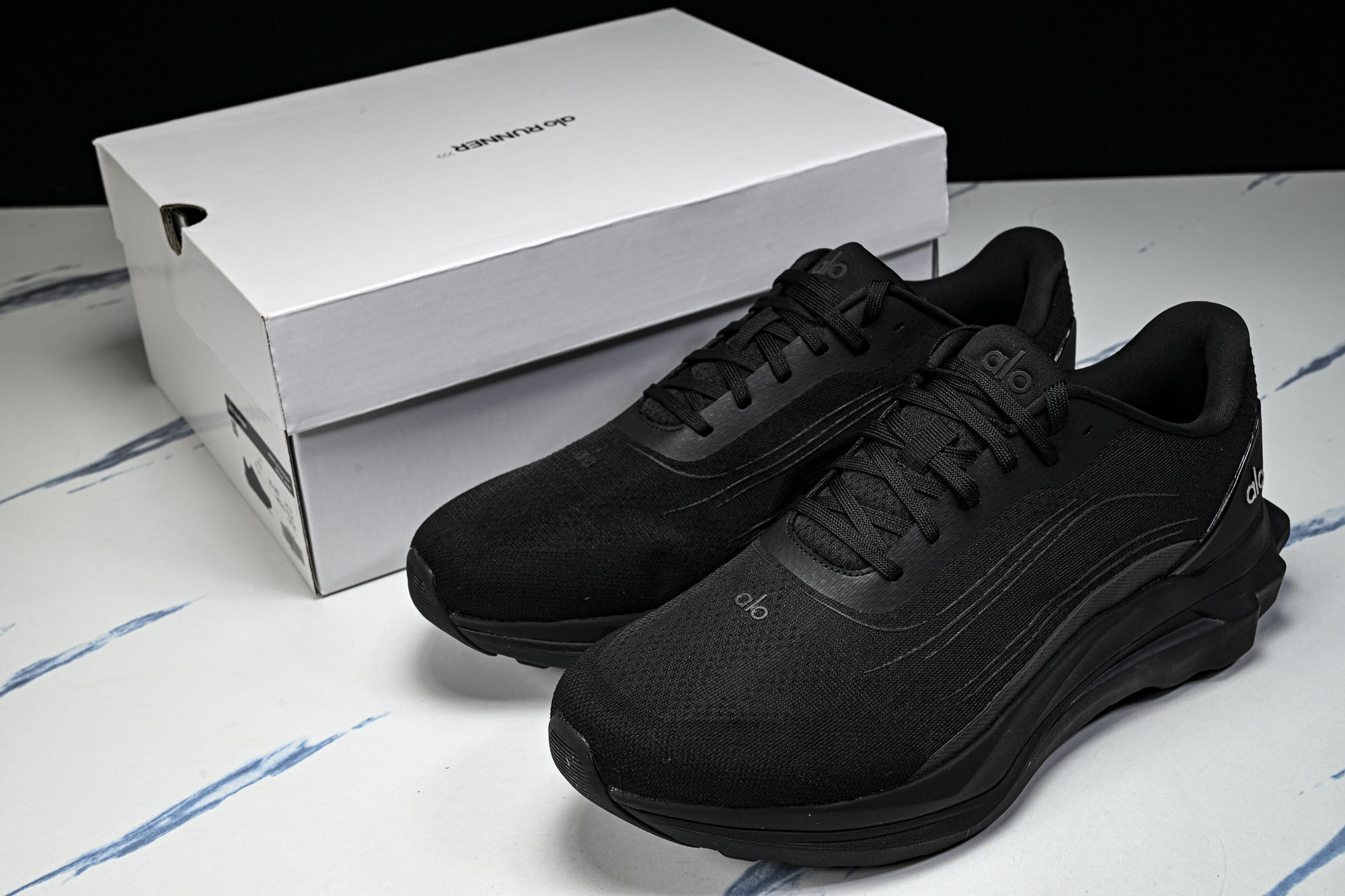 Alo Runner 舒适百搭透气减震 低帮跑步鞋 男女同款 #YZ014 36 36.5 37 38.5 39 40 