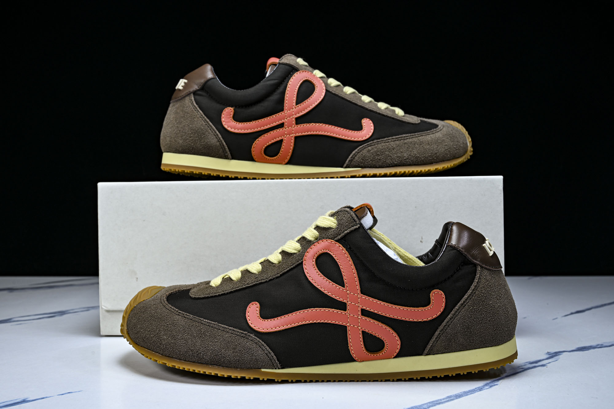 纯原 Loewe 杨幂同款新款Ballet Runner2.0男女士芭蕾舞运动鞋_2 #YZ004 尺码 35 36 3 纯原 Loewe 杨幂同款新款Ballet Runner2.0男女士芭蕾舞运动鞋_2 #YZ004 尺码 35 36 3