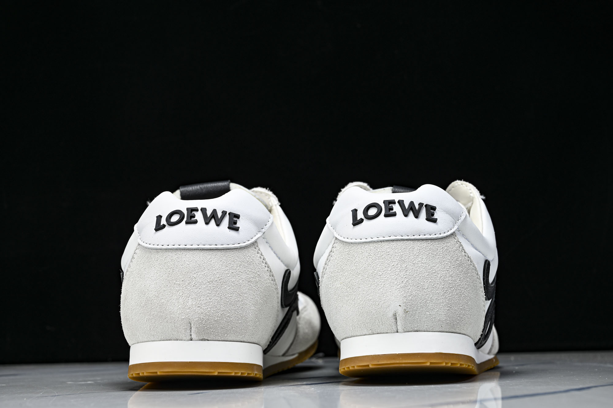 纯原Loewe 杨幂同款新款Ballet Runner2.0男女士芭蕾舞运动鞋 #YZ004 尺码 35 36 37 3 纯原Loewe 杨幂同款新款Ballet Runner2.0男女士芭蕾舞运动鞋 #YZ004 尺码 35 36 37 3