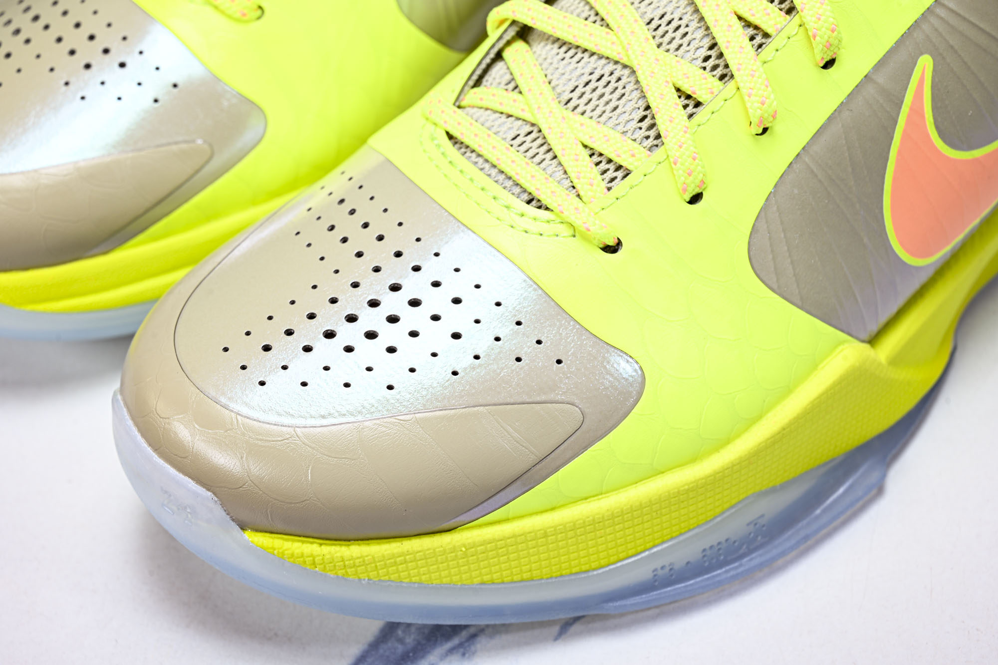纯原Nike Zoom Kobe 5 Protro The Academy PE 舒适贴合 篮球鞋 男同款 橄榄金 货号