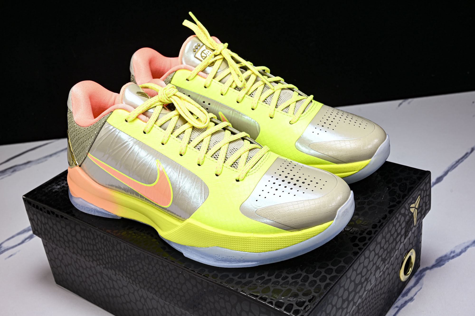纯原Nike Zoom Kobe 5 Protro The Academy PE 舒适贴合 篮球鞋 男同款 橄榄金 货号
