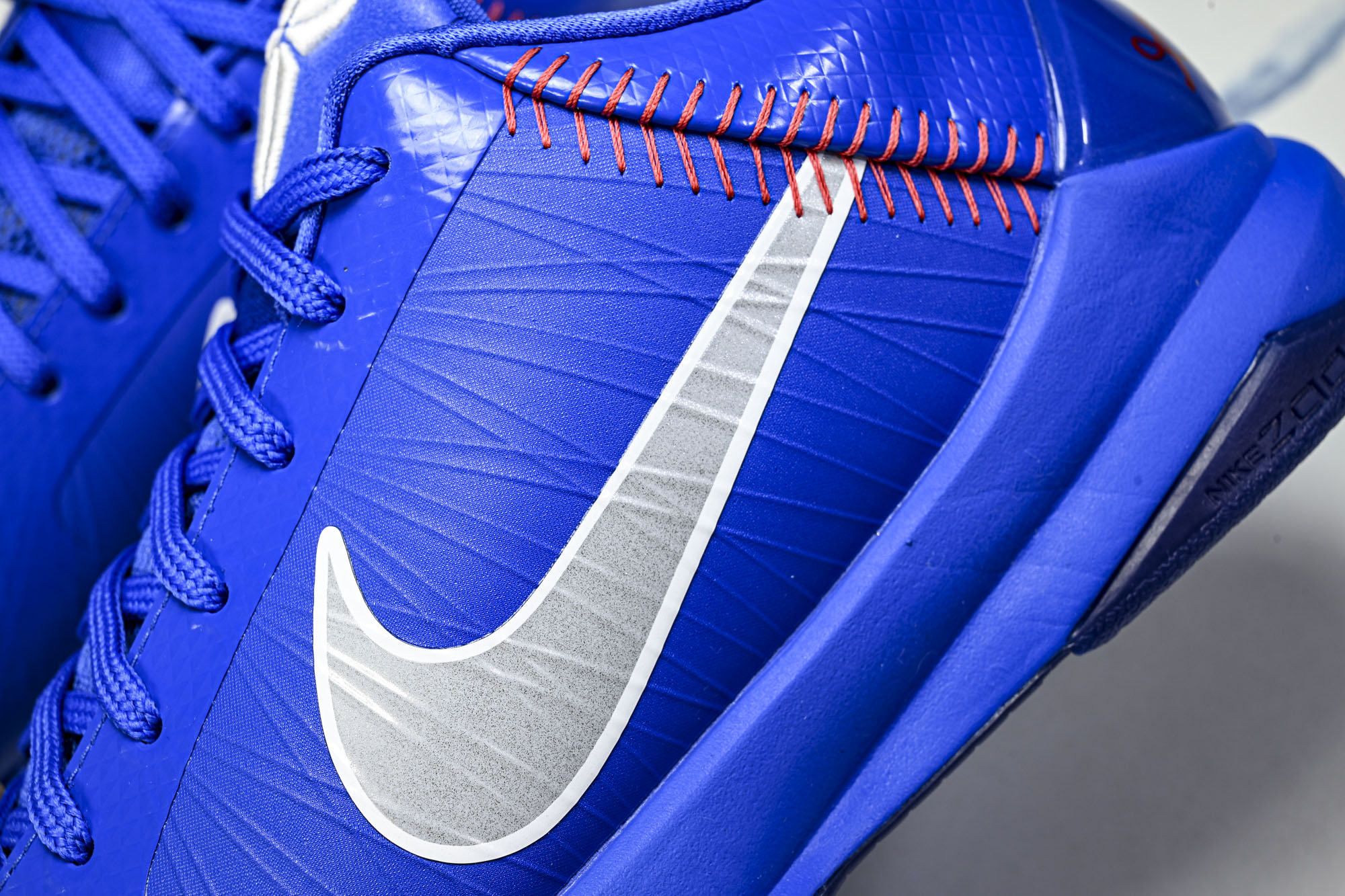 纯原 NK Kobe 5 Protro Dodgers 蓝色 IO6256-400 #YZ001 40 40.5 41 纯原 NK Kobe 5 Protro Dodgers 蓝色 IO6256-400 #YZ001 40 40.5 41