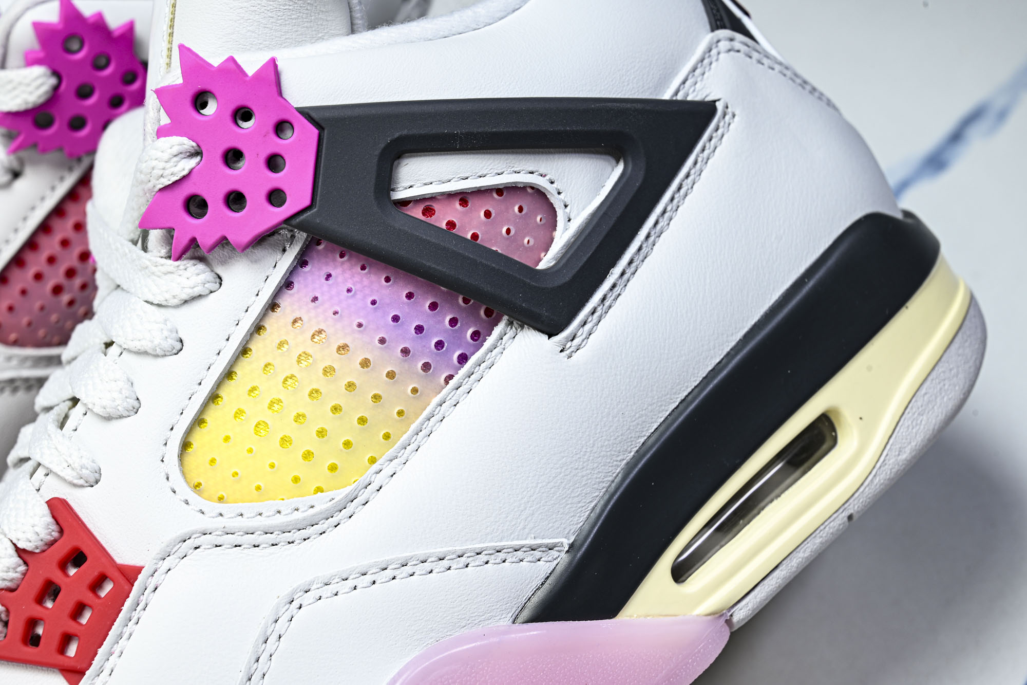 纯原Air Jordan 4 AJ4 漫画白黑粉色 男鞋篮球鞋JA1135 100 #YZ013 40.5 41 42 纯原Air Jordan 4 AJ4 漫画白黑粉色 男鞋篮球鞋JA1135 100 #YZ013 40.5 41 42