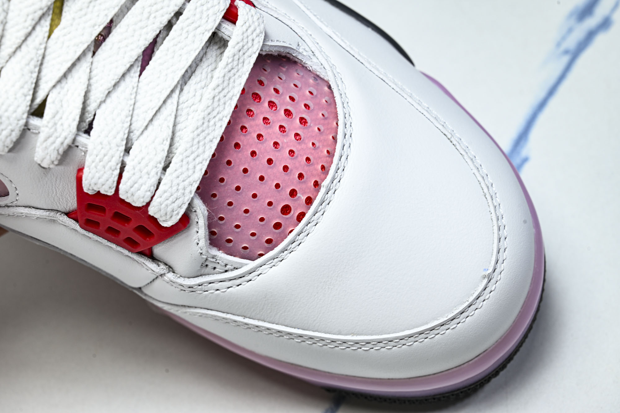 纯原Air Jordan 4 AJ4 漫画白黑粉色 男鞋篮球鞋JA1135 100 #YZ013 40.5 41 42 纯原Air Jordan 4 AJ4 漫画白黑粉色 男鞋篮球鞋JA1135 100 #YZ013 40.5 41 42
