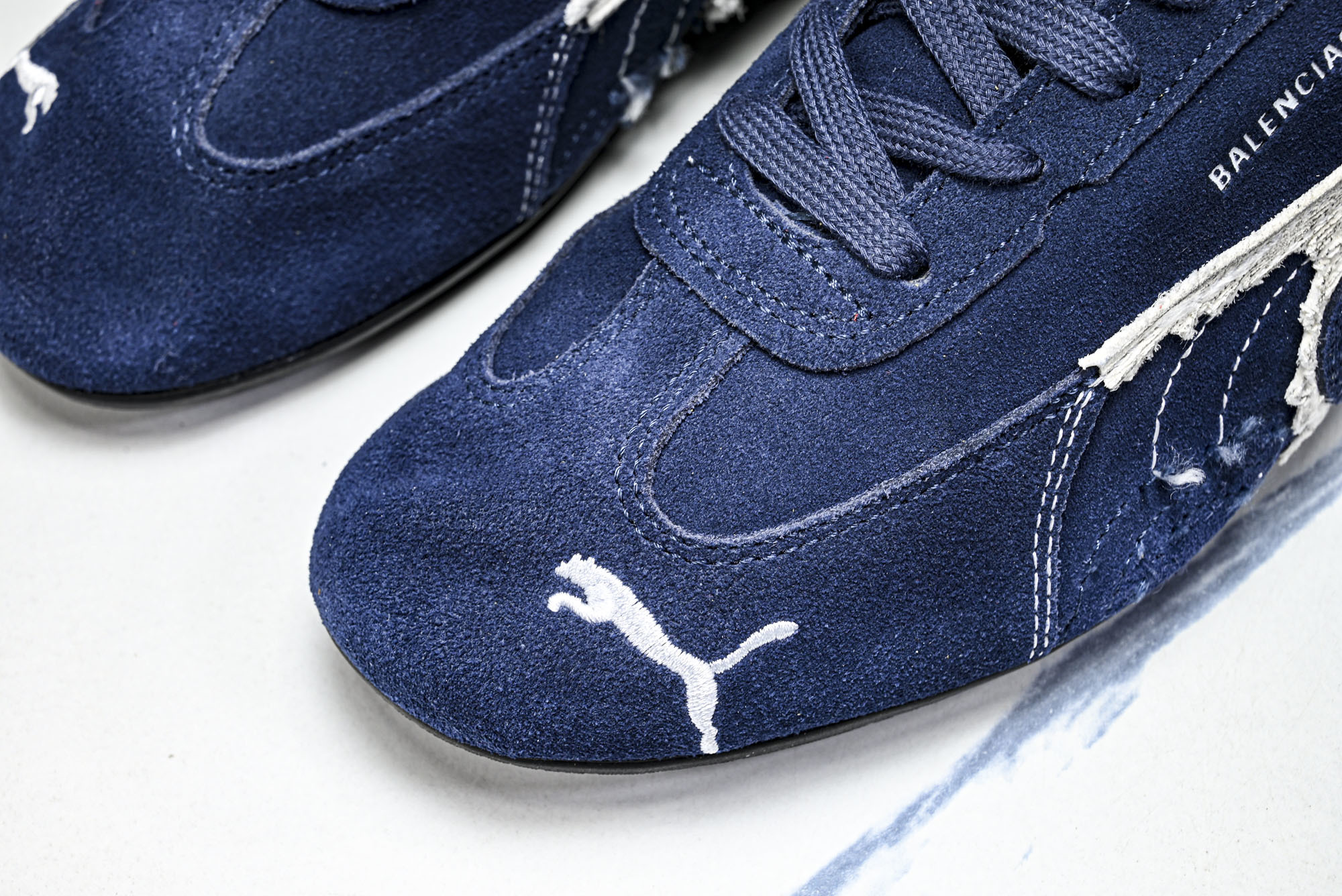 纯原 PUMA_彪马 x Balenciaga巴黎世家 Speedcat 牛皮绒面革 圆头做旧 #YZ026 #注鞋 纯原 PUMA_彪马 x Balenciaga巴黎世家 Speedcat 牛皮绒面革 圆头做旧 #YZ026 #注鞋
