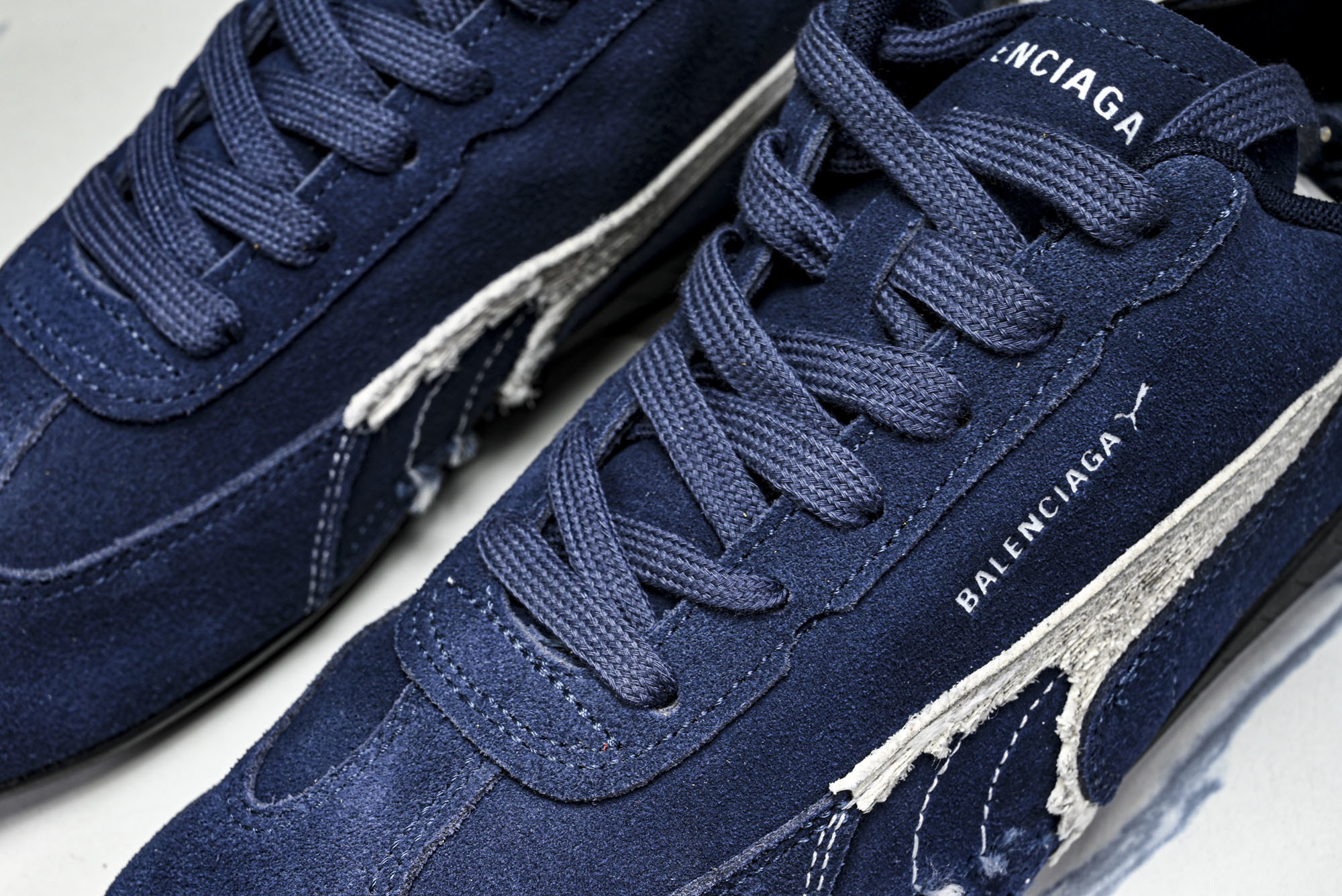 纯原 PUMA_彪马 x Balenciaga巴黎世家 Speedcat 牛皮绒面革 圆头做旧 #YZ026 #注鞋 纯原 PUMA_彪马 x Balenciaga巴黎世家 Speedcat 牛皮绒面革 圆头做旧 #YZ026 #注鞋