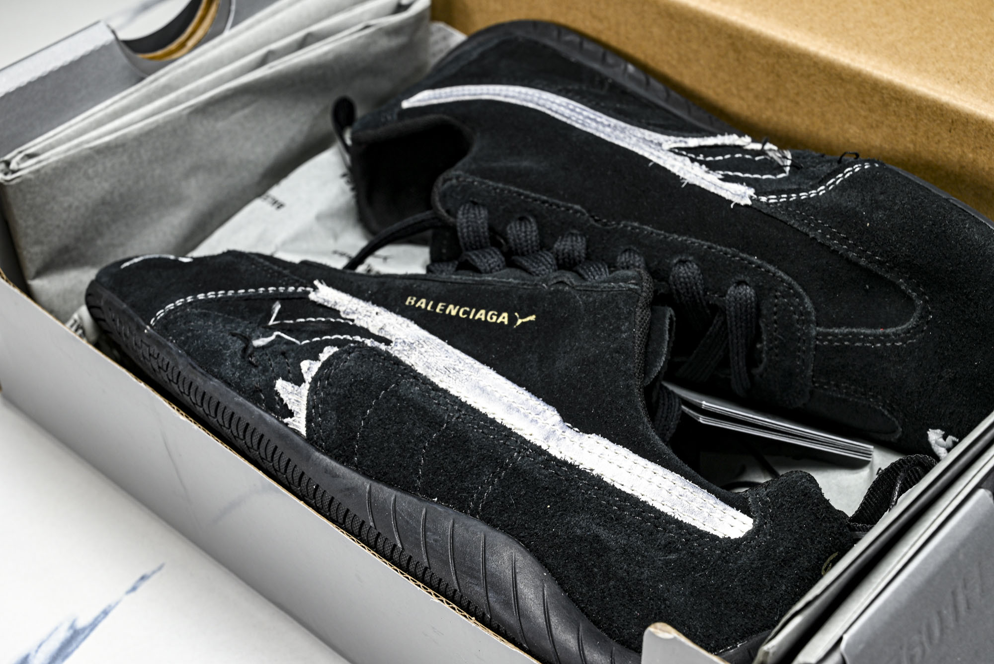 纯原 PUMA_彪马 x Balenciaga巴黎世家 Speedcat 牛皮绒面革 圆头做旧 WSDSD1090 # 纯原 PUMA_彪马 x Balenciaga巴黎世家 Speedcat 牛皮绒面革 圆头做旧 WSDSD1090 #